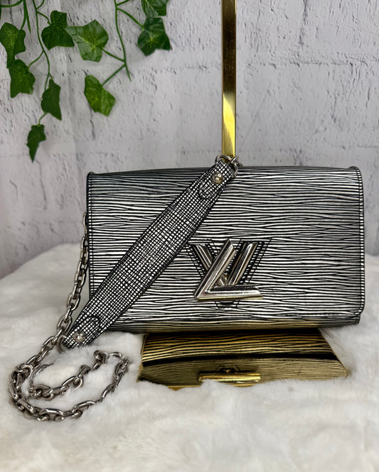 Louis Vuitton Metallic Silver and Black Epi Leather Twist Lock WOC