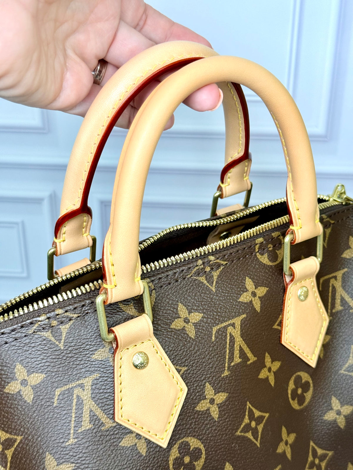 *Flash Sale* Louis Vuitton Speedy 25 Bandouliere (Monogram) - Excellent