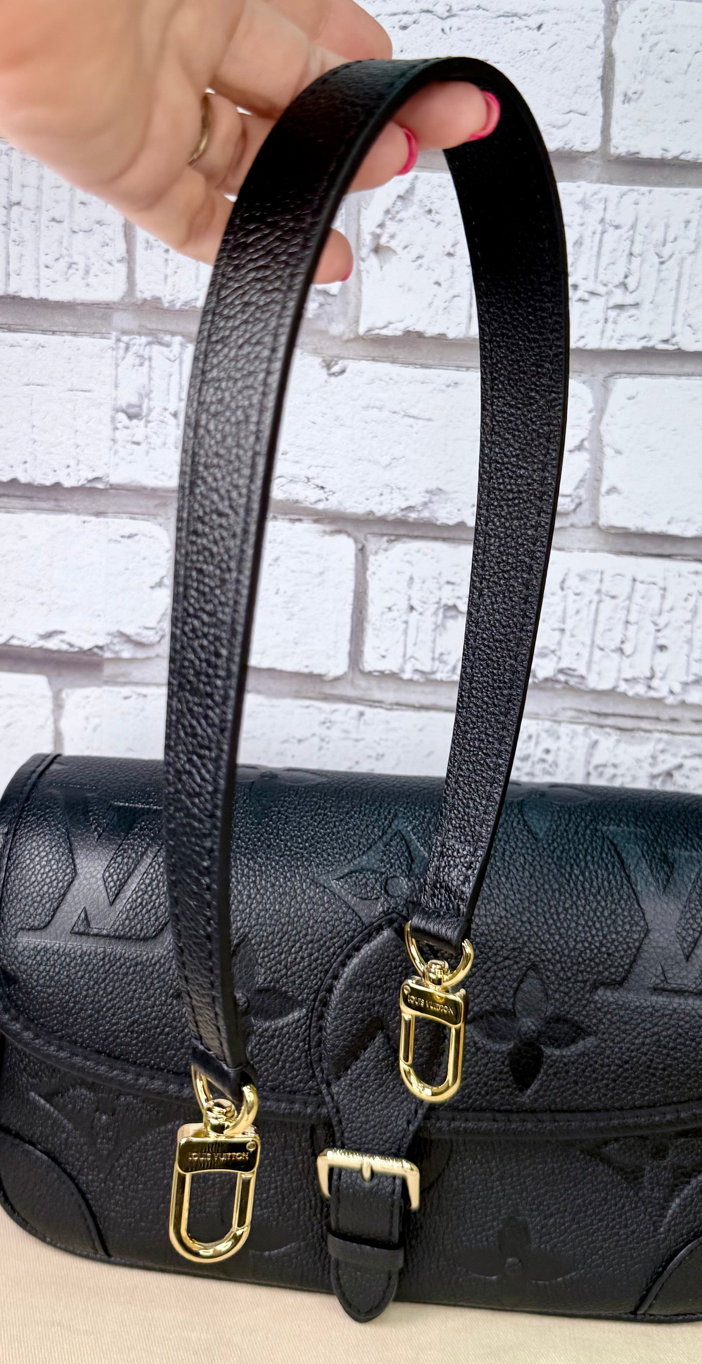 Louis Vuitton Empreinte Leather Diane (Black) - Excellent
