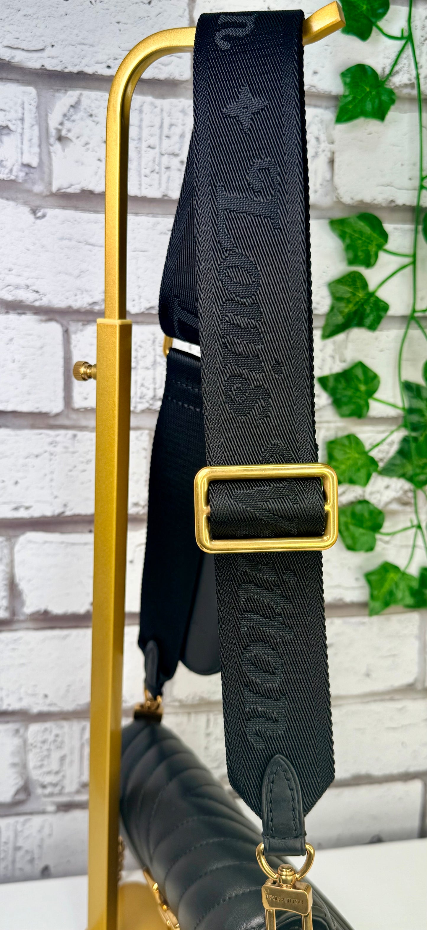 Louis Vuitton New Wave Multi Pochette (Black) - Excellent