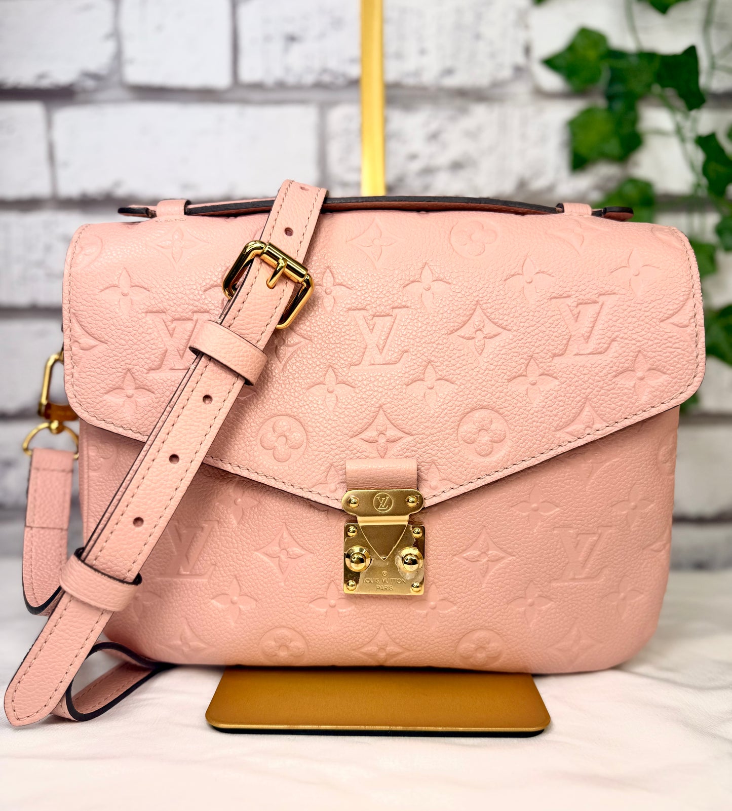 Pre-Owned Louis Vuitton Pochette Métis - Rose Poudre