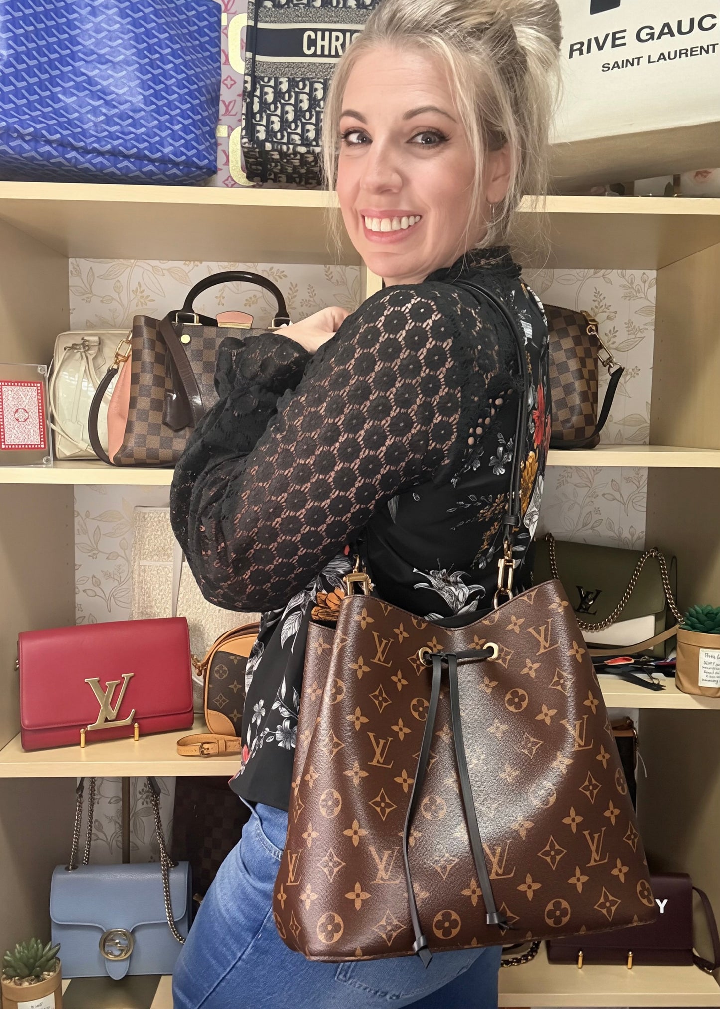 Louis Vuitton Neo Noe MM (Monogram/Black) - Excellent