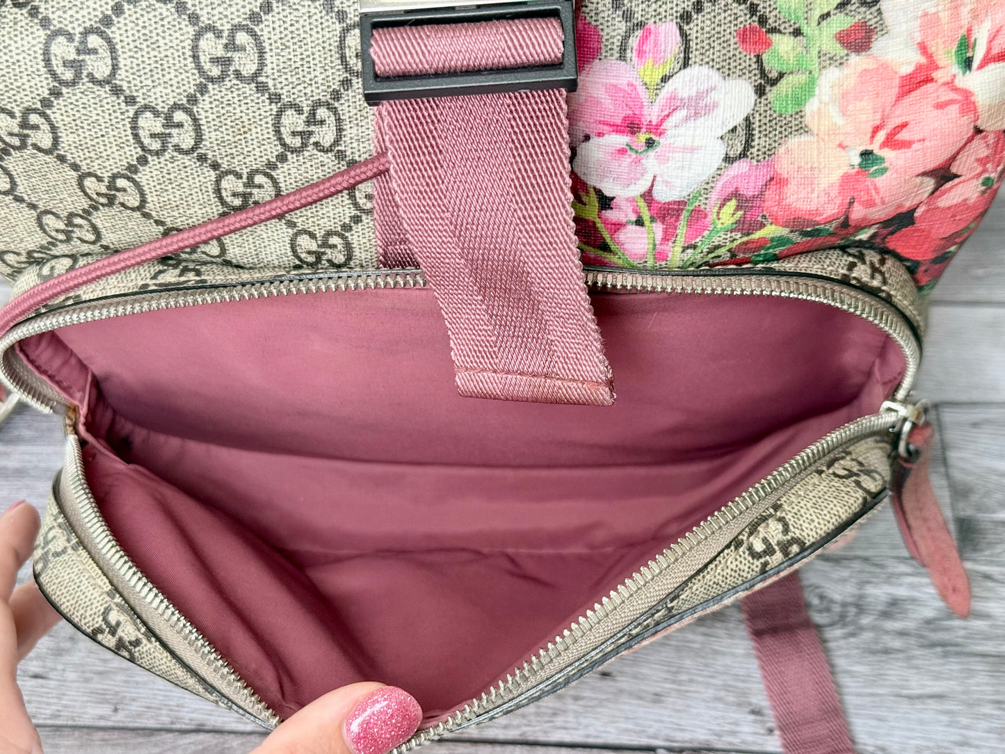 Gucci Supreme GG Blooms Buckle Backpack (Pink) - Great +