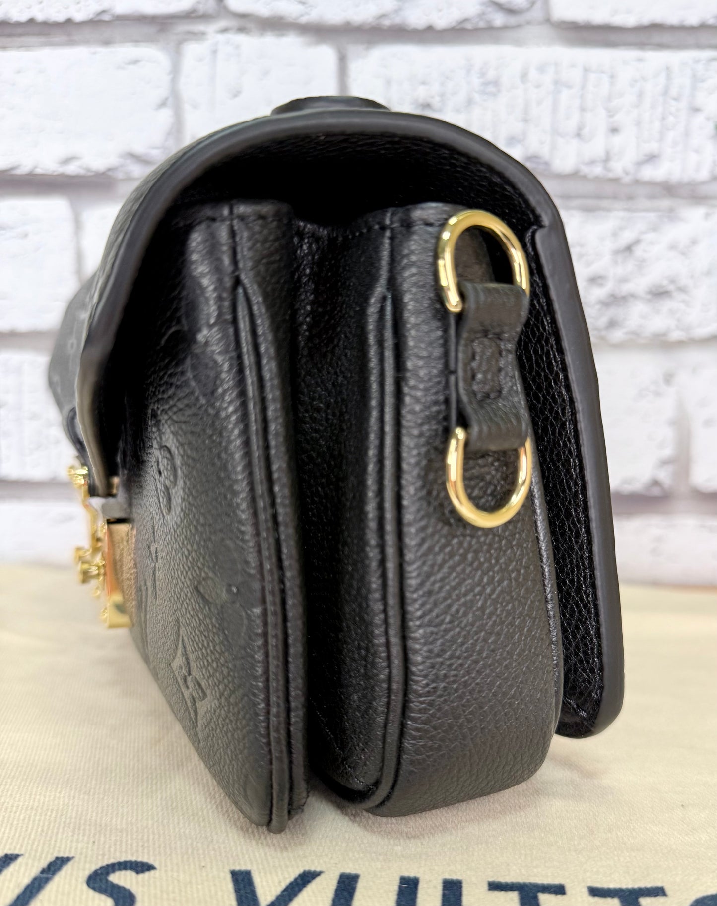 Louis Vuitton Empreinte Leather Metis East West (Black) - Pristine