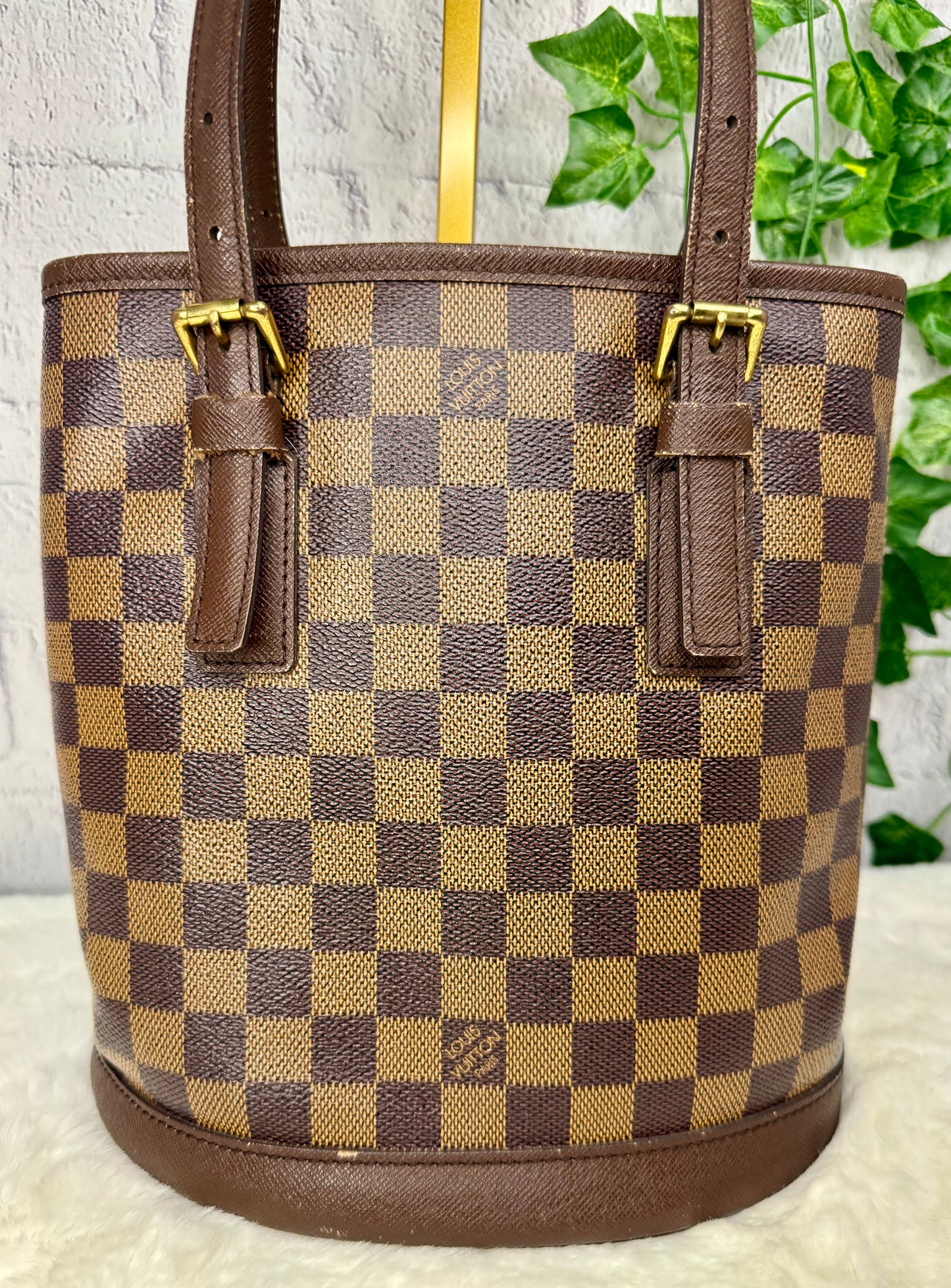 Louis Vuitton Damier Ebene Marais Bucket Bag