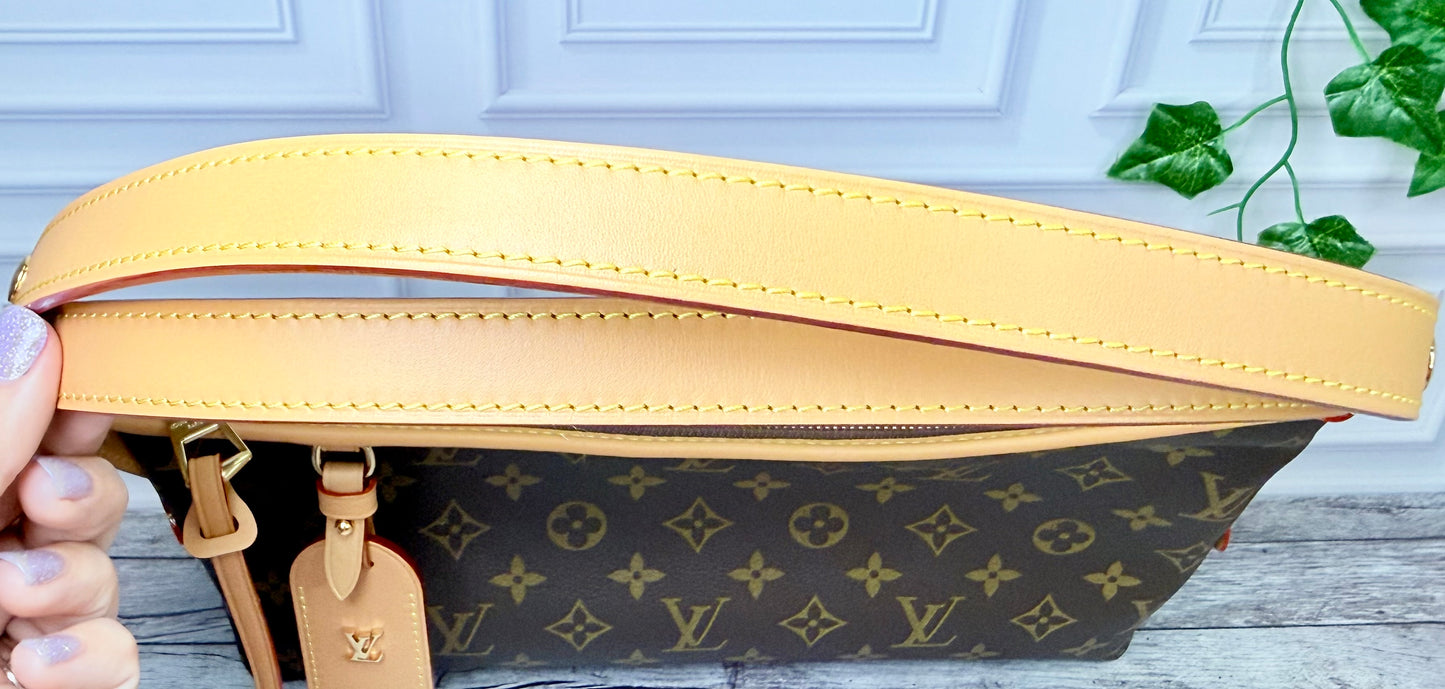 Louis Vuitton Carryall East West (Monogram) - Pristine