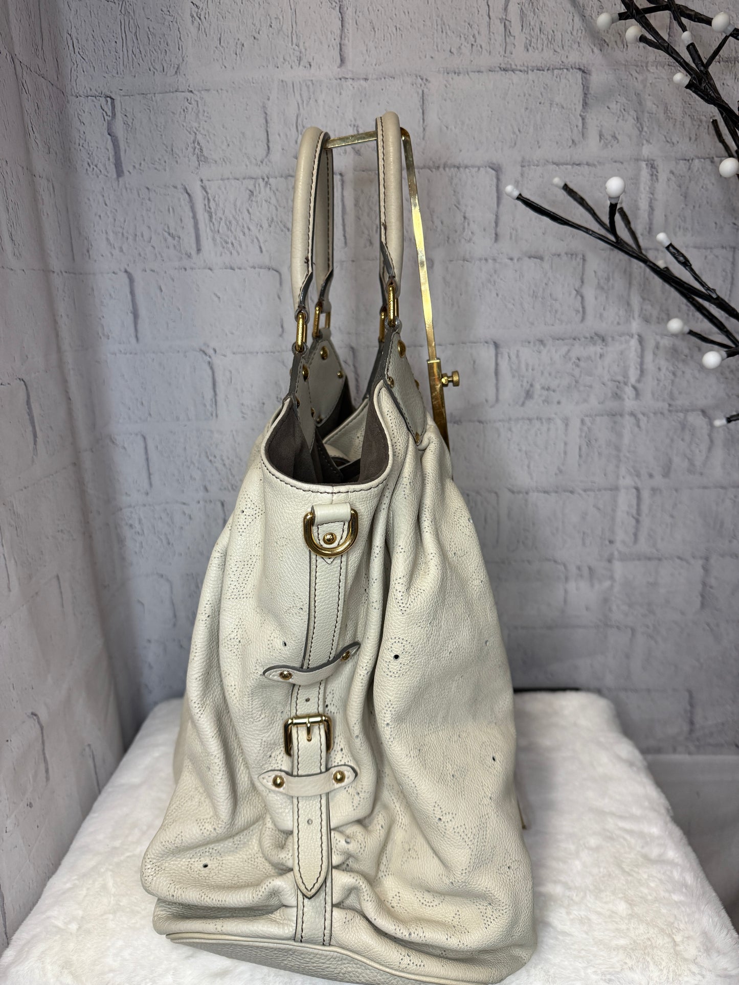 Louis Vuitton Mahina Leather XL Hobo Bag