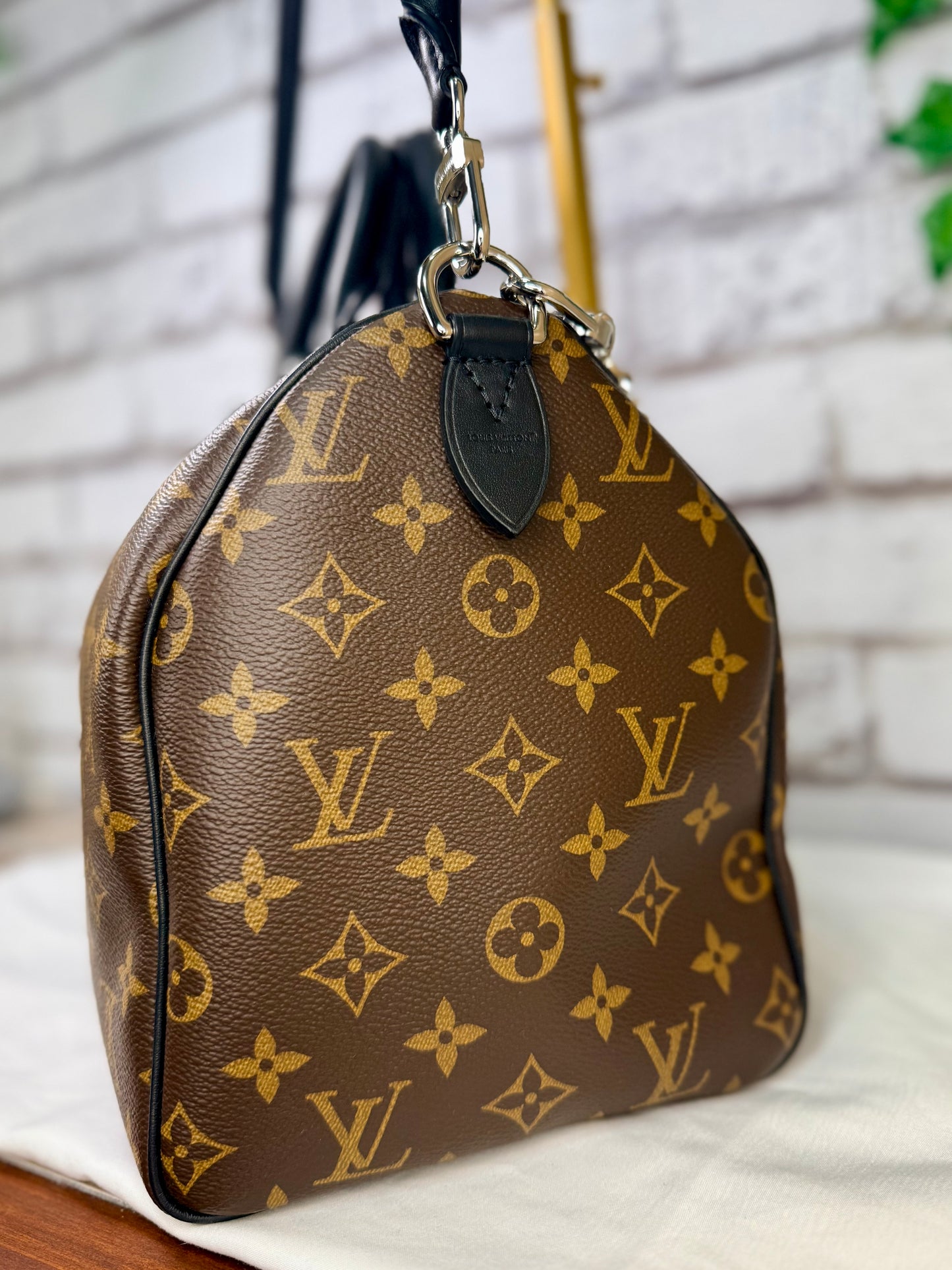 Pre-Owned Louis Vuitton Soft Speedy Dark 30