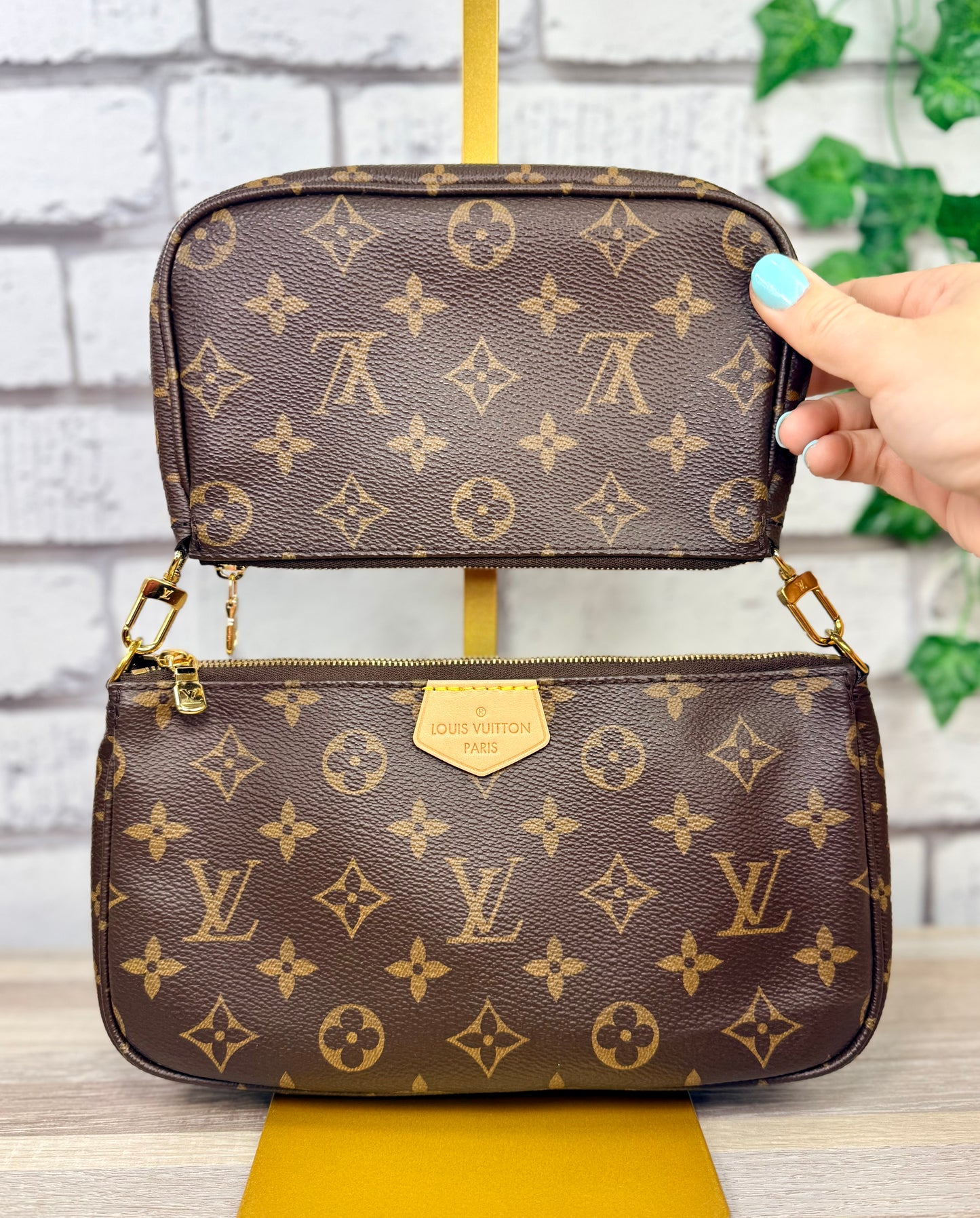 Pre-Owned Louis Vuitton Multi Pochette Accessoires (Pink)