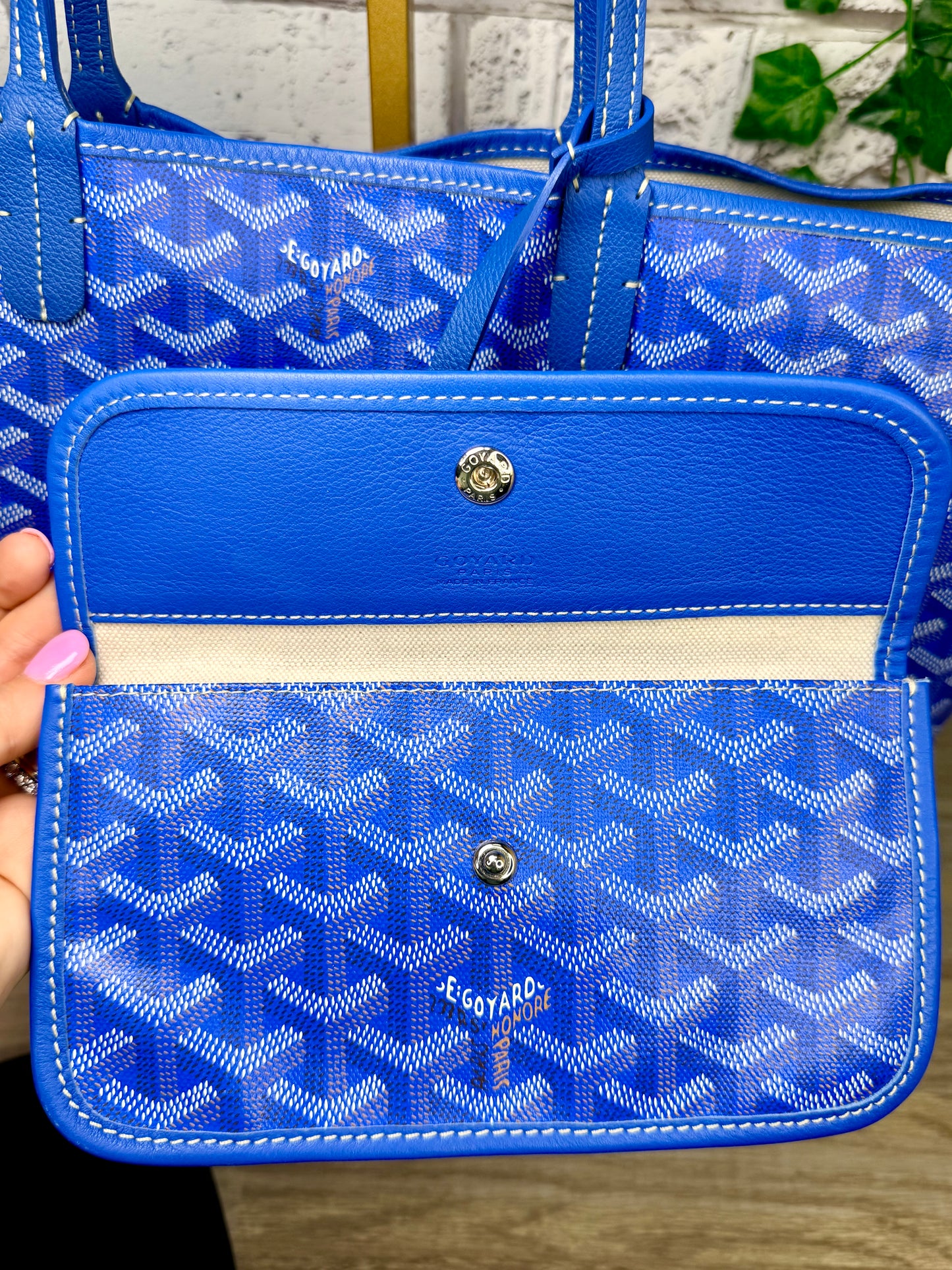 Preowned GOYARD St Louis PM Tote w/ Pouch - Sky Blue