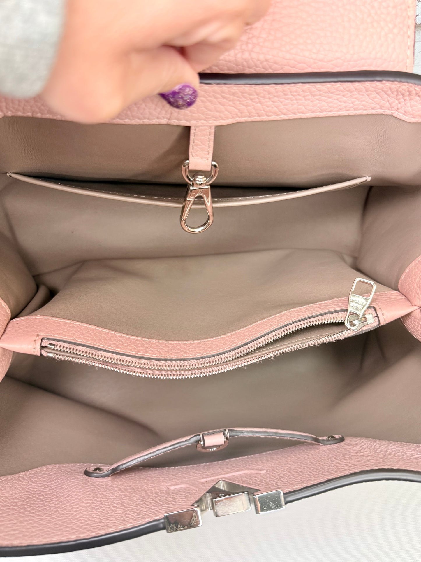 Louis Vuitton Capucines MM (Rose Pink) - Great/Excellent