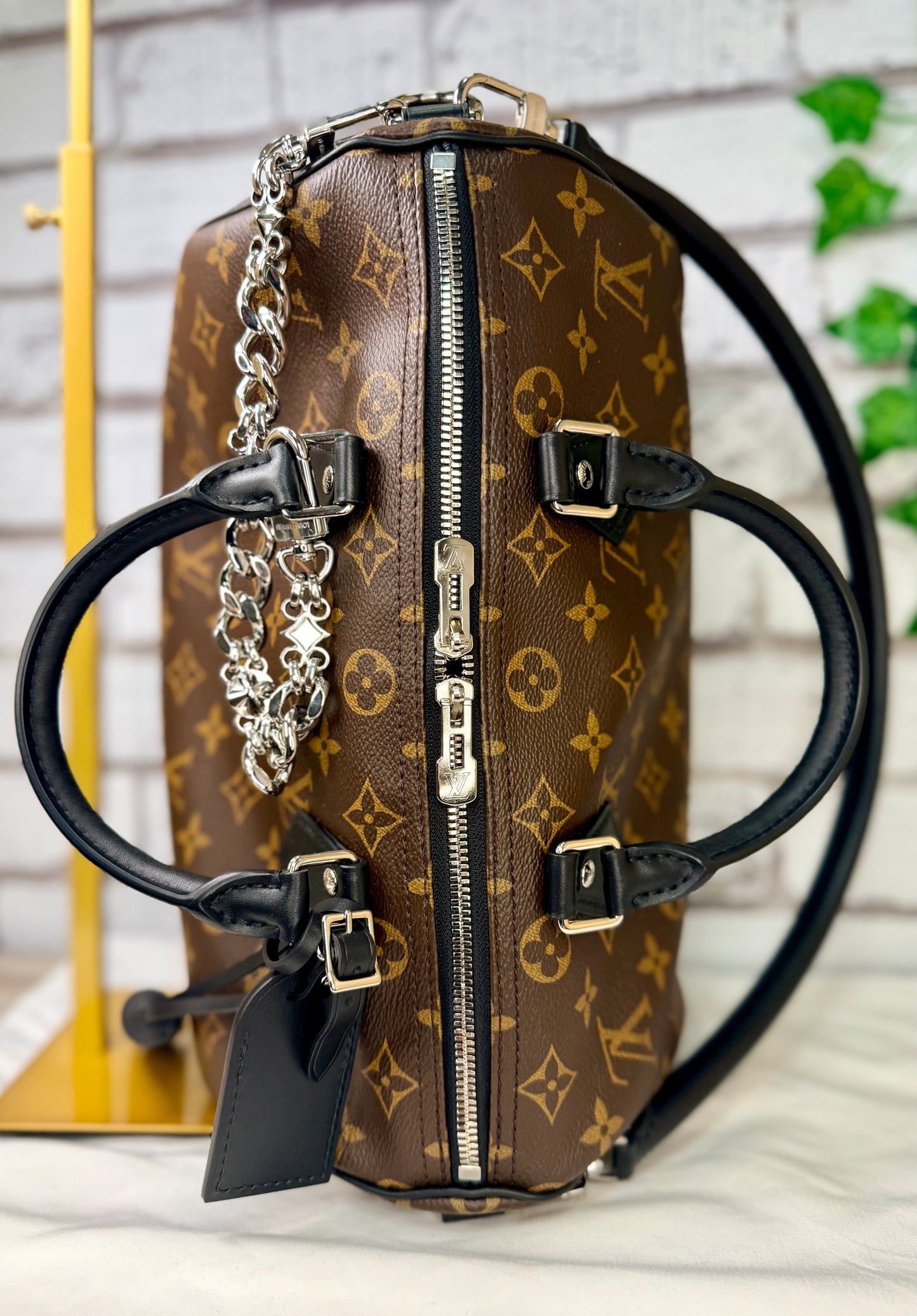 Pre-Owned Louis Vuitton Soft Speedy Dark 30
