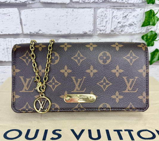 Louis Vuitton Chain Lily (Monogram) - Pristine