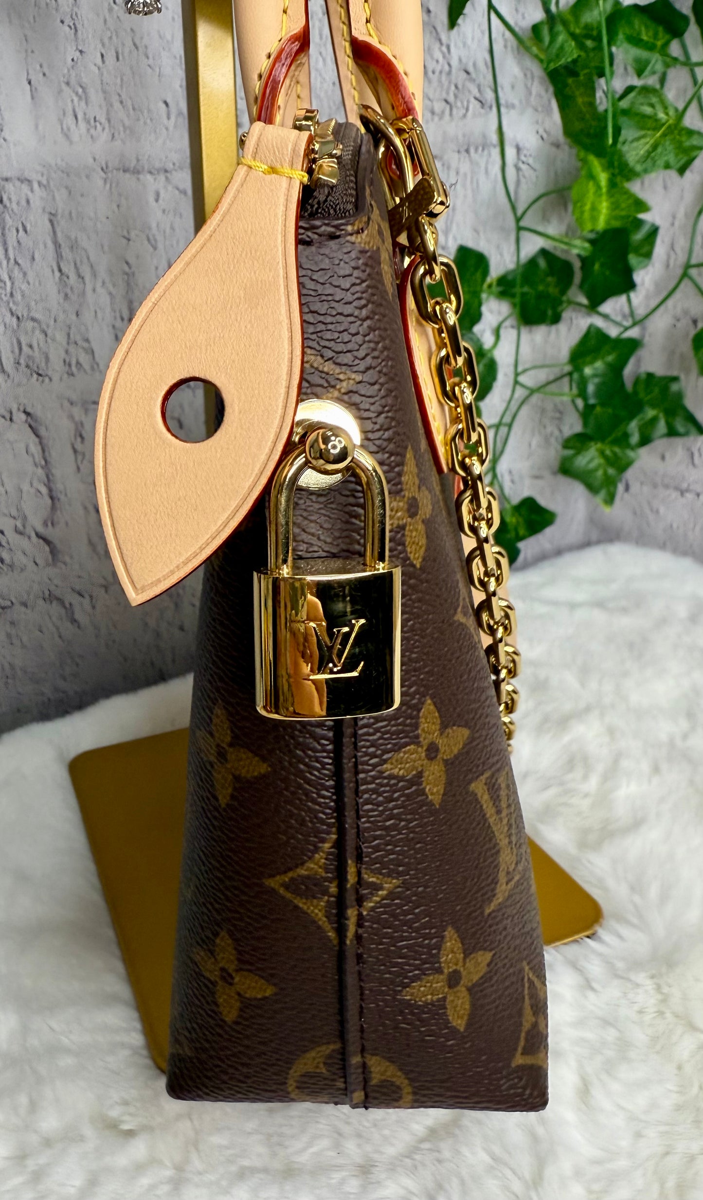 Louis Vuitton Lock It BB