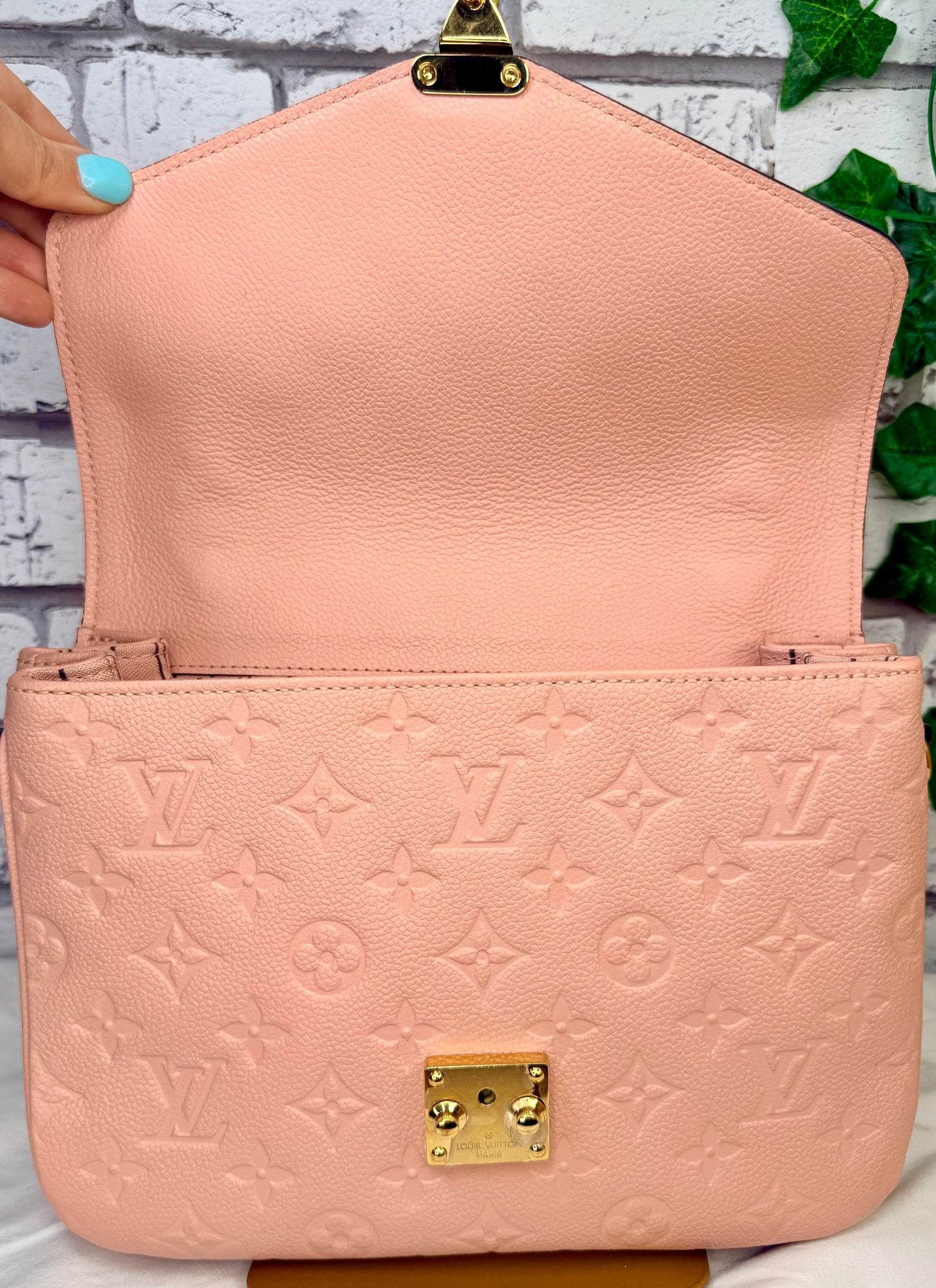 Pre-Owned Louis Vuitton Pochette Métis - Rose Poudre