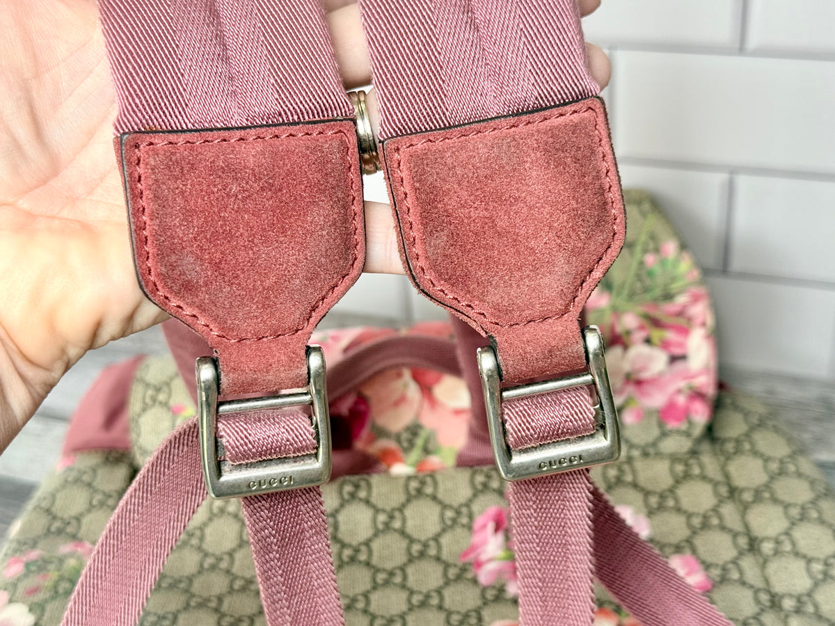 Gucci Supreme GG Blooms Buckle Backpack (Pink) - Great +