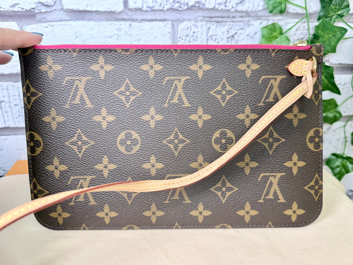 Louis Vuitton Neverfull MM w/ Pouch (Monogram/Pivoine) - Great