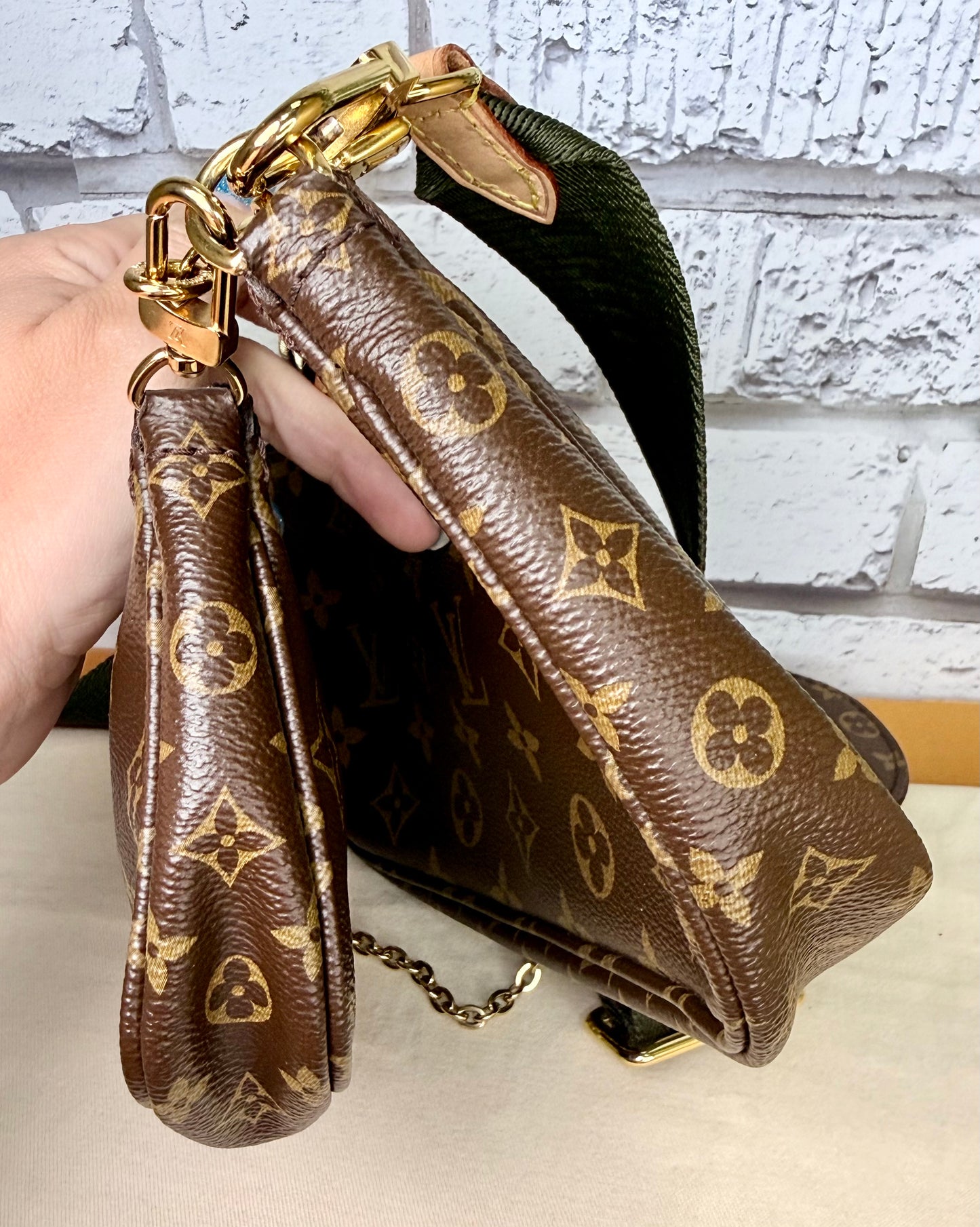 Louis Vuitton Multi Pochette Accessoires (Khaki) - Great/Excellent