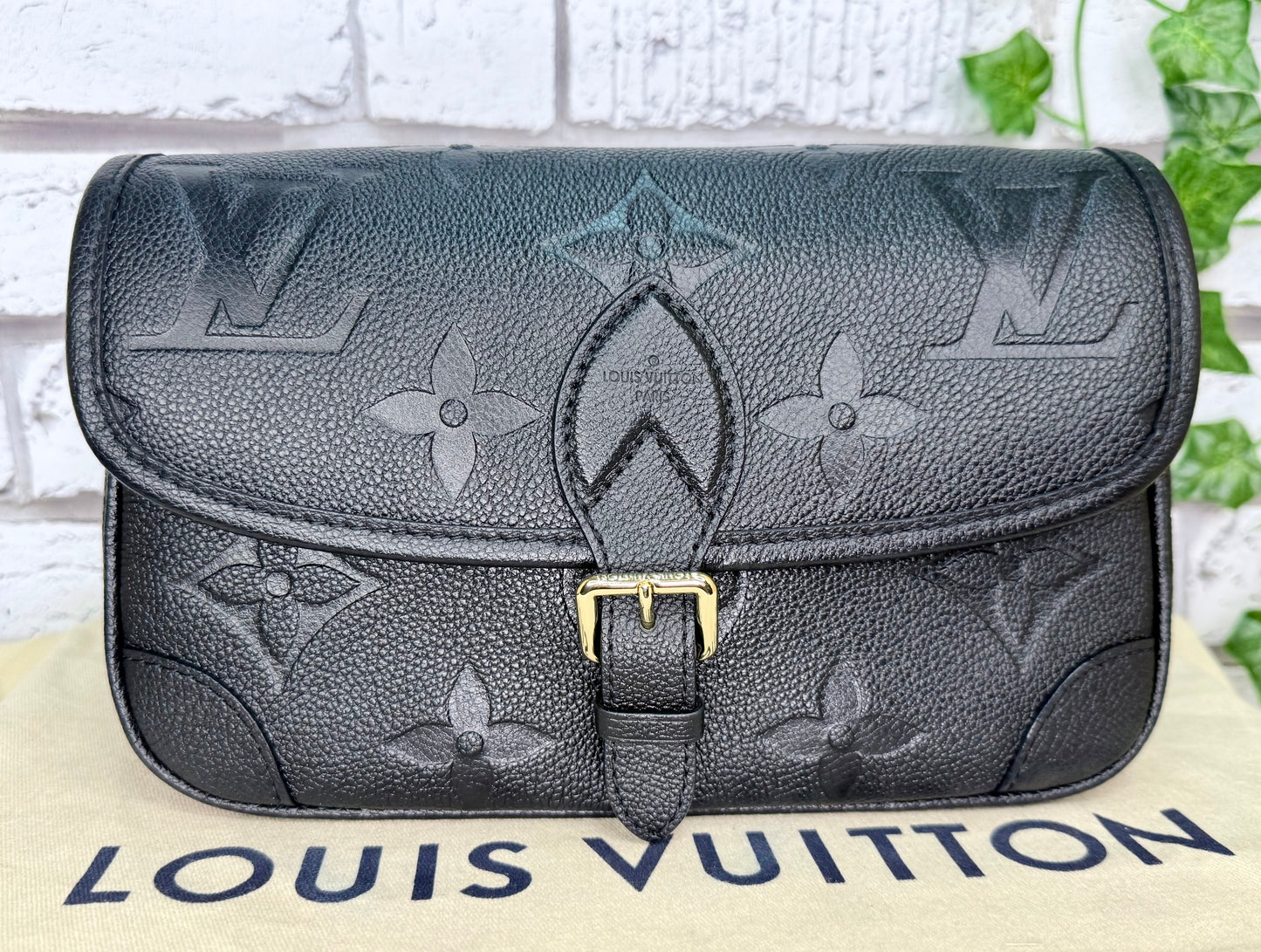 Louis Vuitton Empreinte Leather Diane (Black) - Excellent
