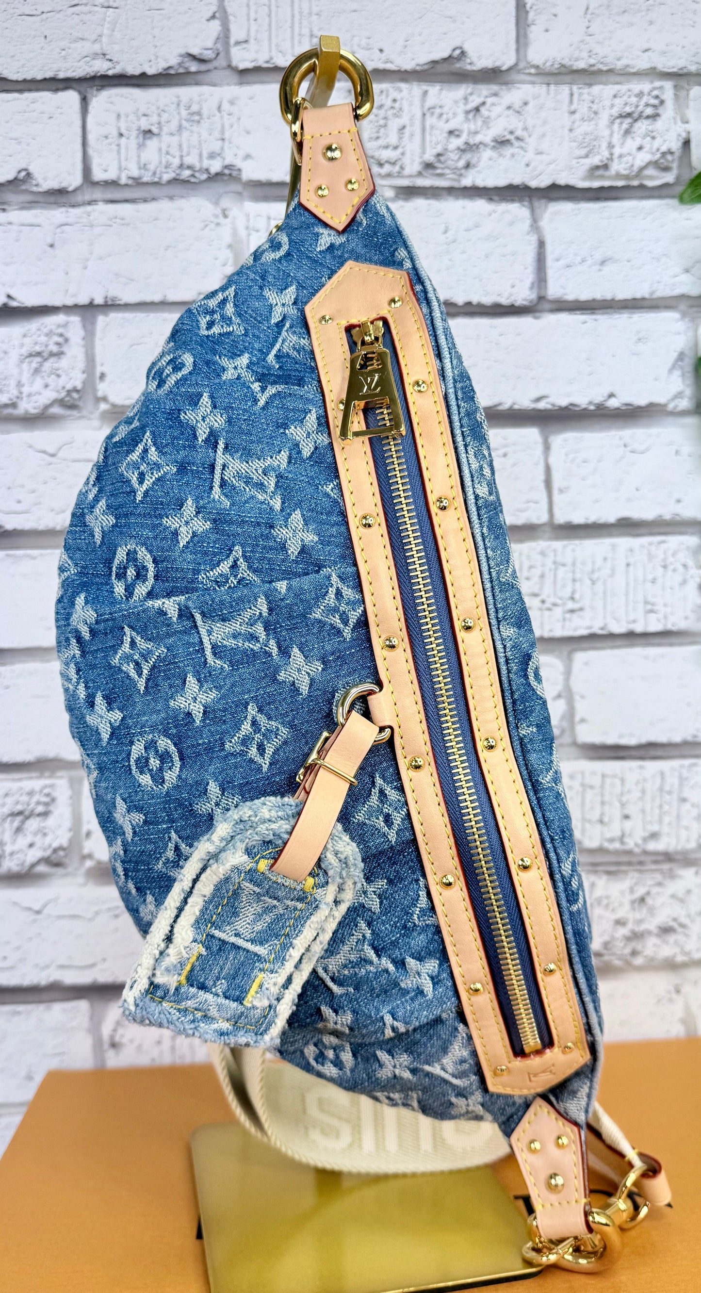 Louis Vuitton High Rise Denim Bum Bag - Excellent