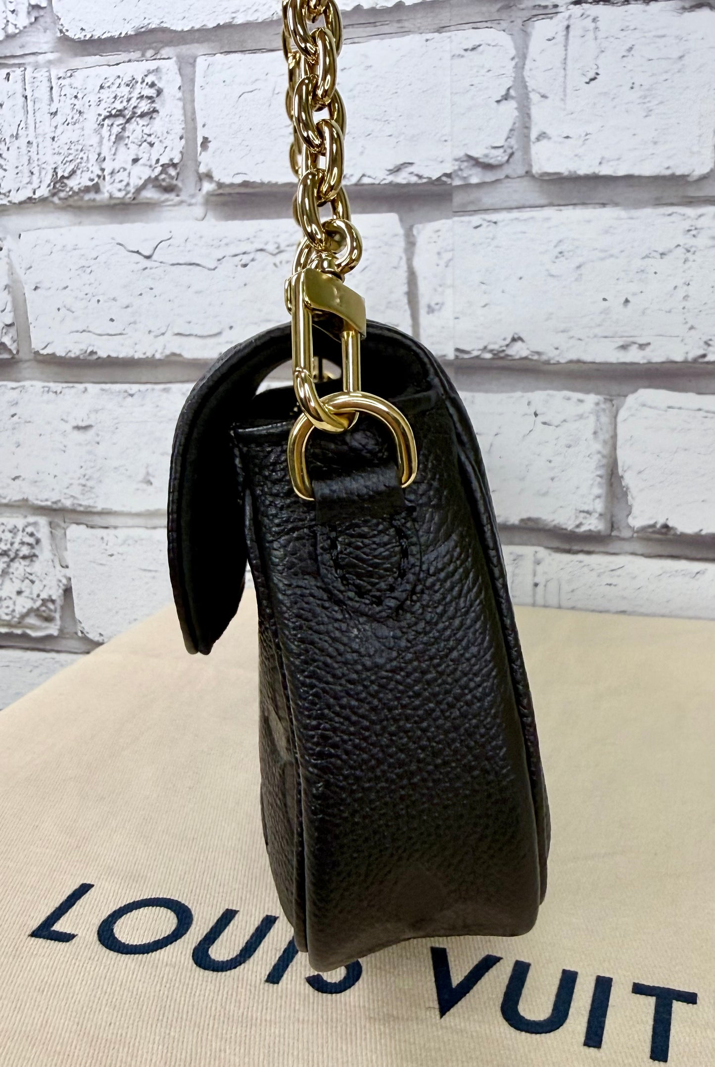 Louis Vuitton Empreinte Leather Chain Ivy (Black) - New