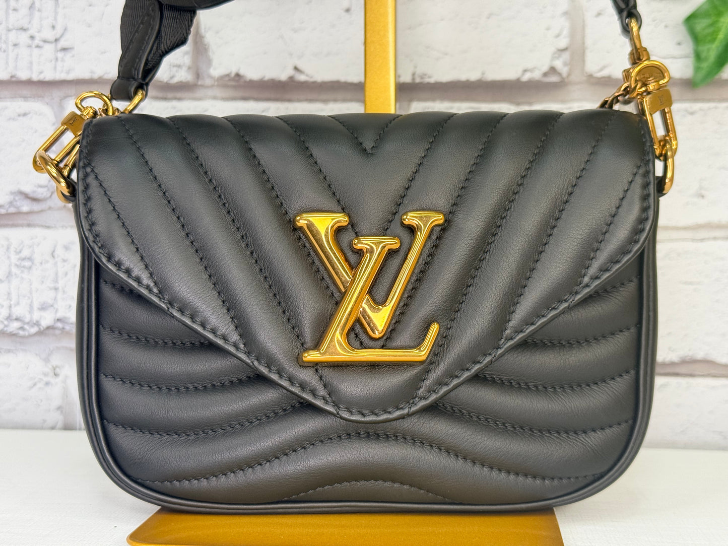 Louis Vuitton New Wave Multi Pochette (Black) - Excellent