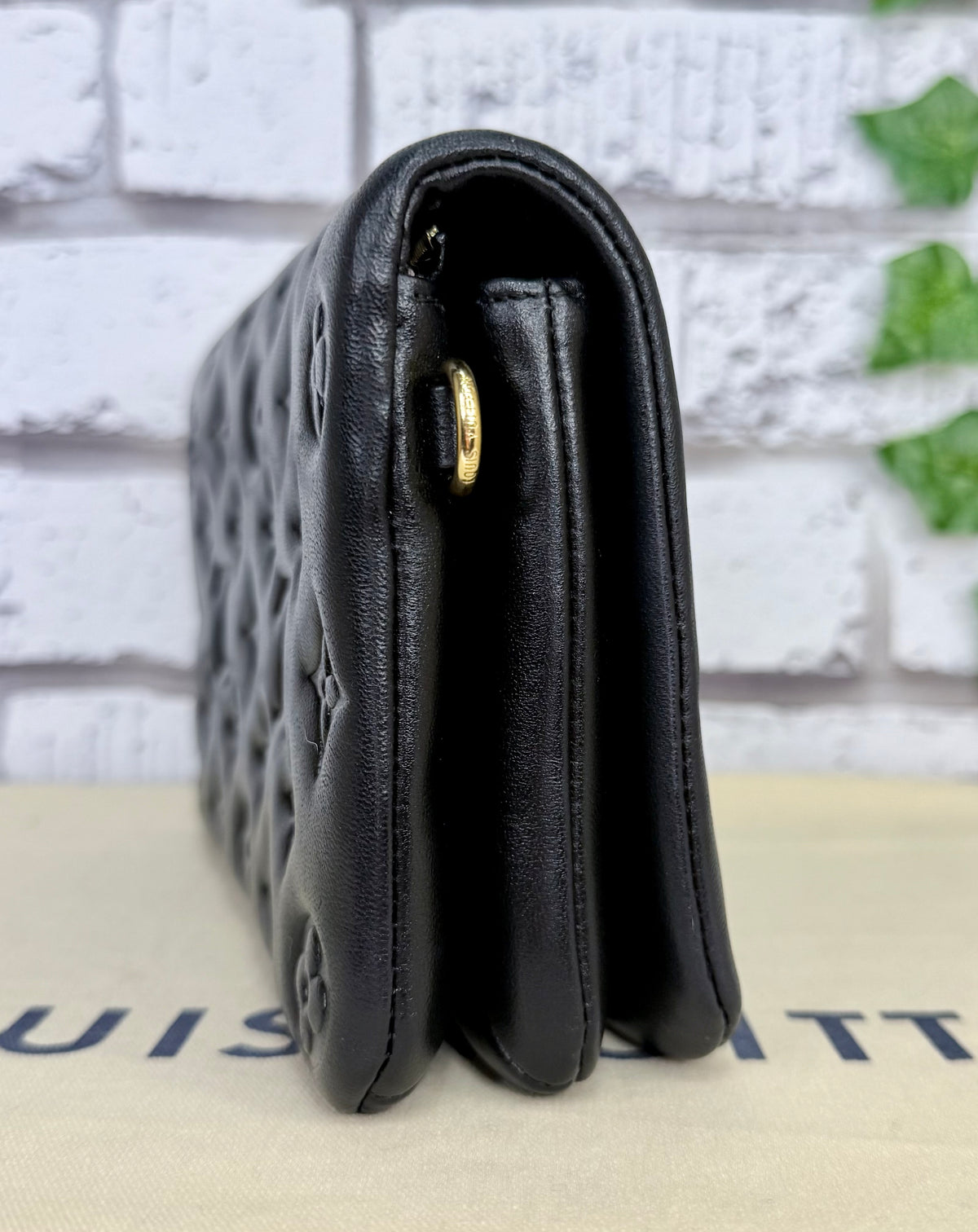 Louis Vuitton Coussin Pochette (Black) - Excellent