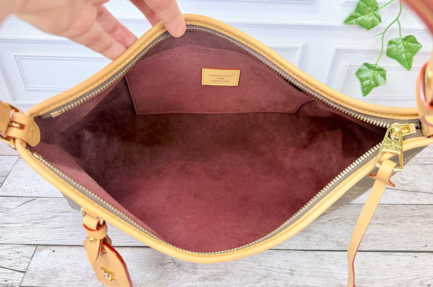 Louis Vuitton Carryall East West (Monogram) - Pristine