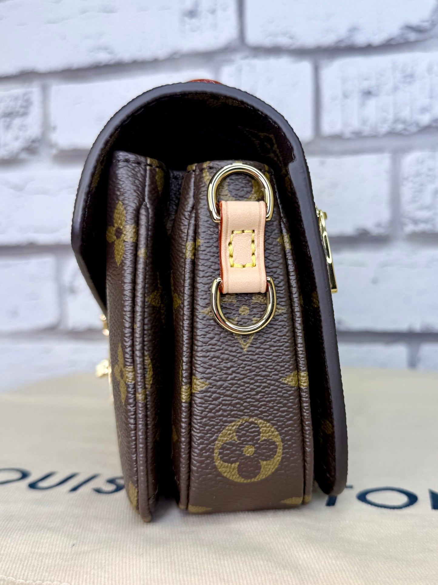 Louis Vuitton Metis East West (Monogram) - New
