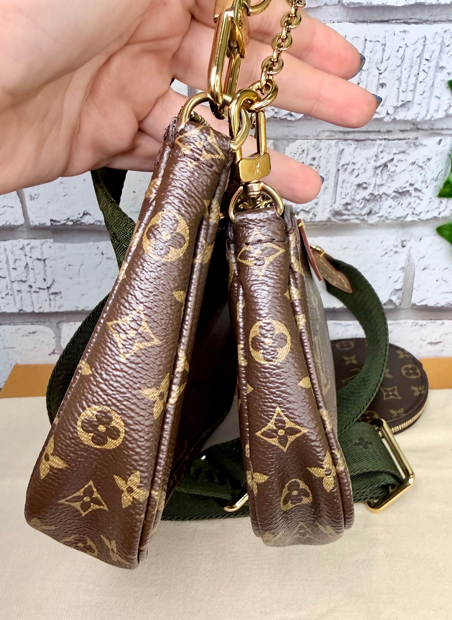 Louis Vuitton Multi Pochette Accessoires (Khaki) - Great/Excellent