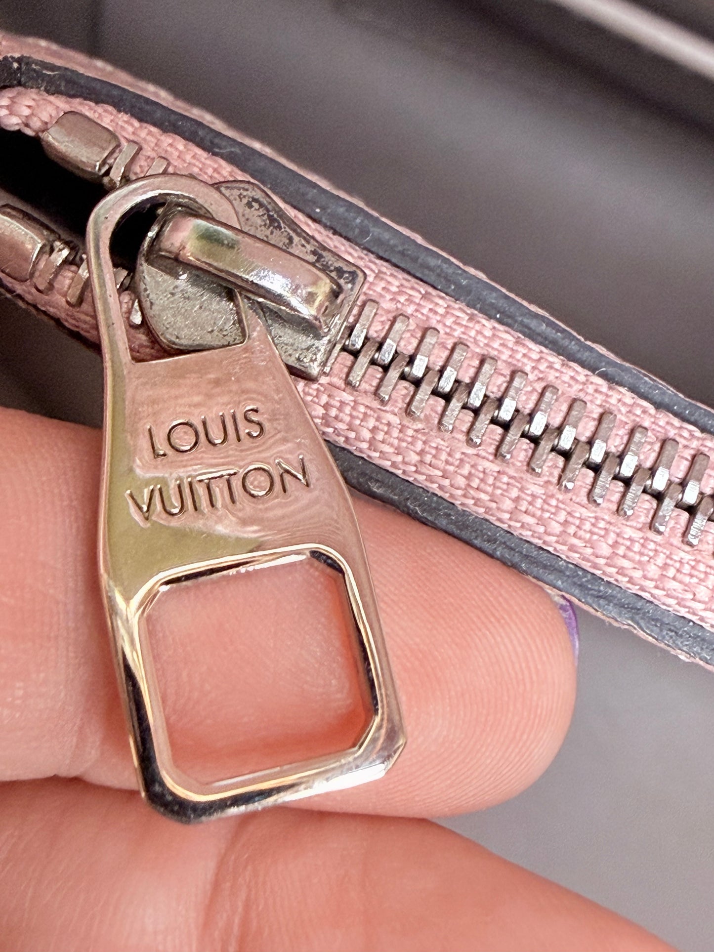 Louis Vuitton Capucines MM (Rose Pink) - Great/Excellent
