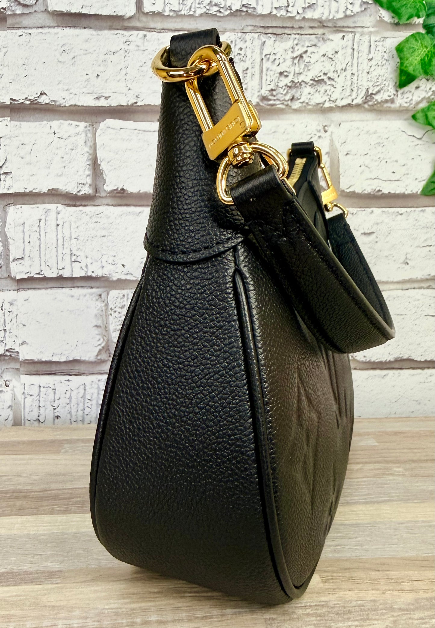 Pre-Owned Louis Vuitton Empreinte Bagatelle (Black)