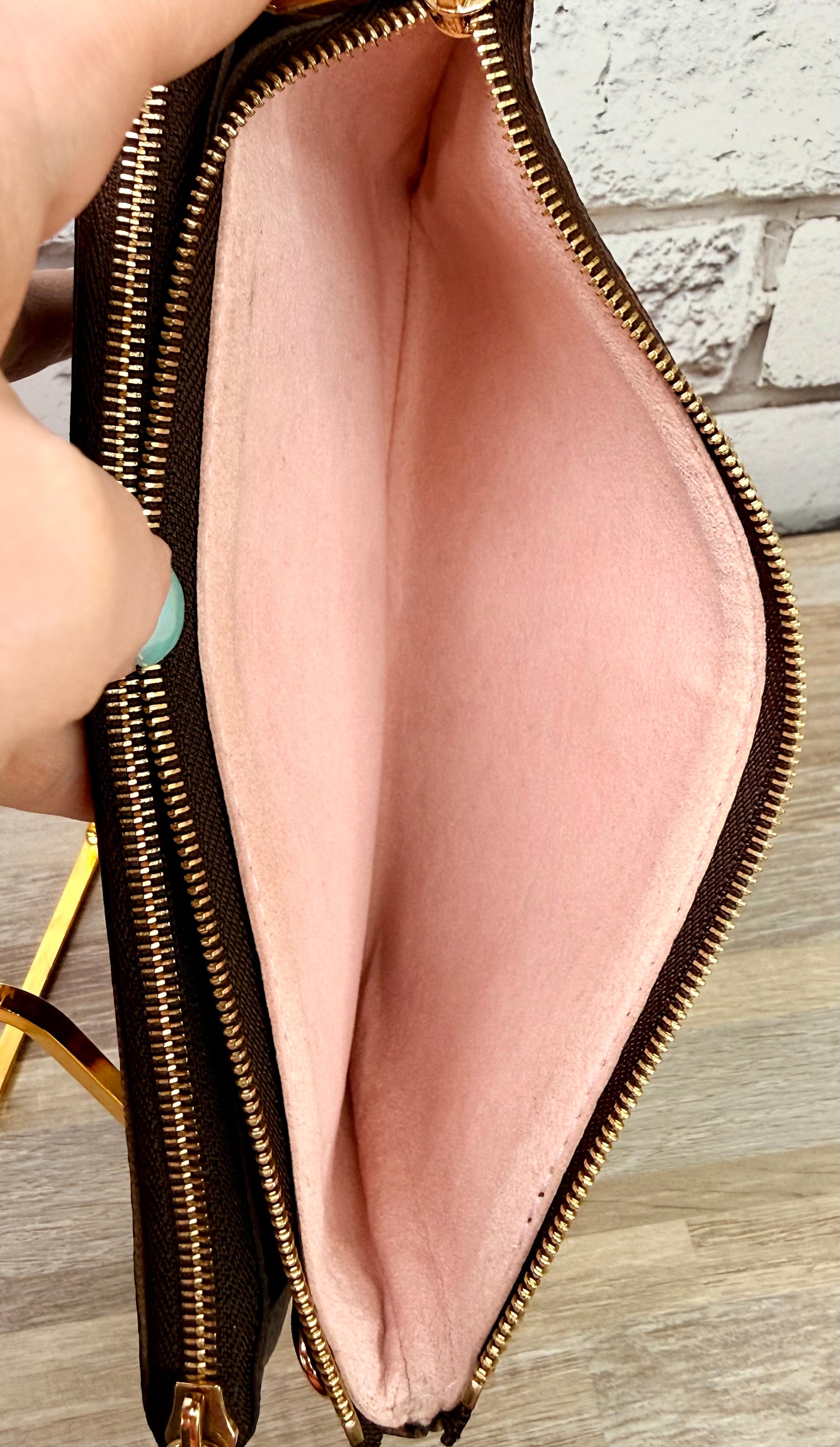 Pre-Owned Louis Vuitton “Blooming Flowers” Double Zip Pochette