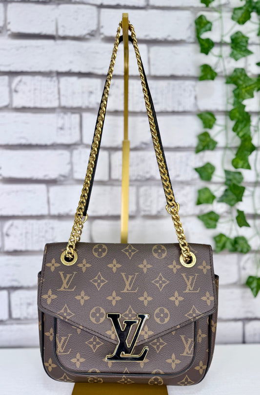 Louis Vuitton Passy (Monogram) - Excellent