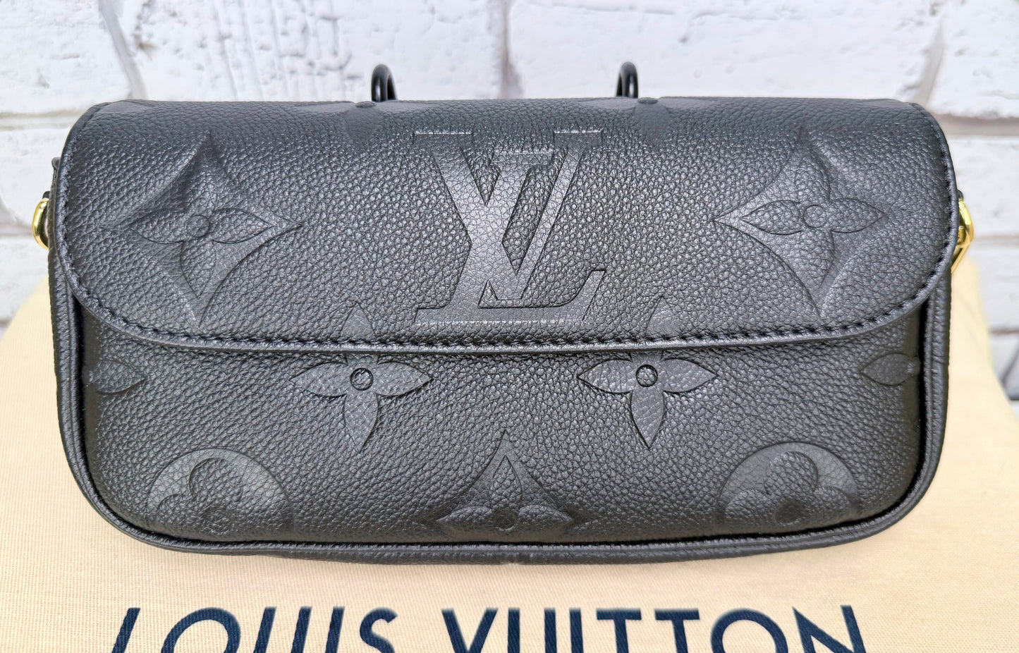 Louis Vuitton Empreinte Leather Chain Ivy (Black) - New