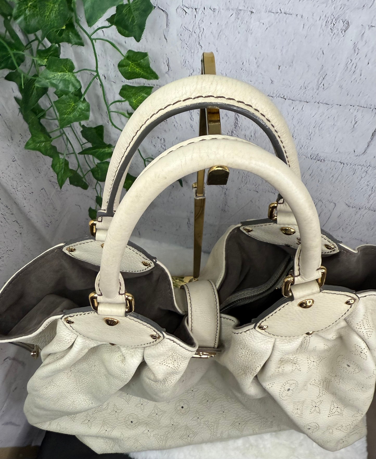 Louis Vuitton Mahina Leather XL Hobo Bag