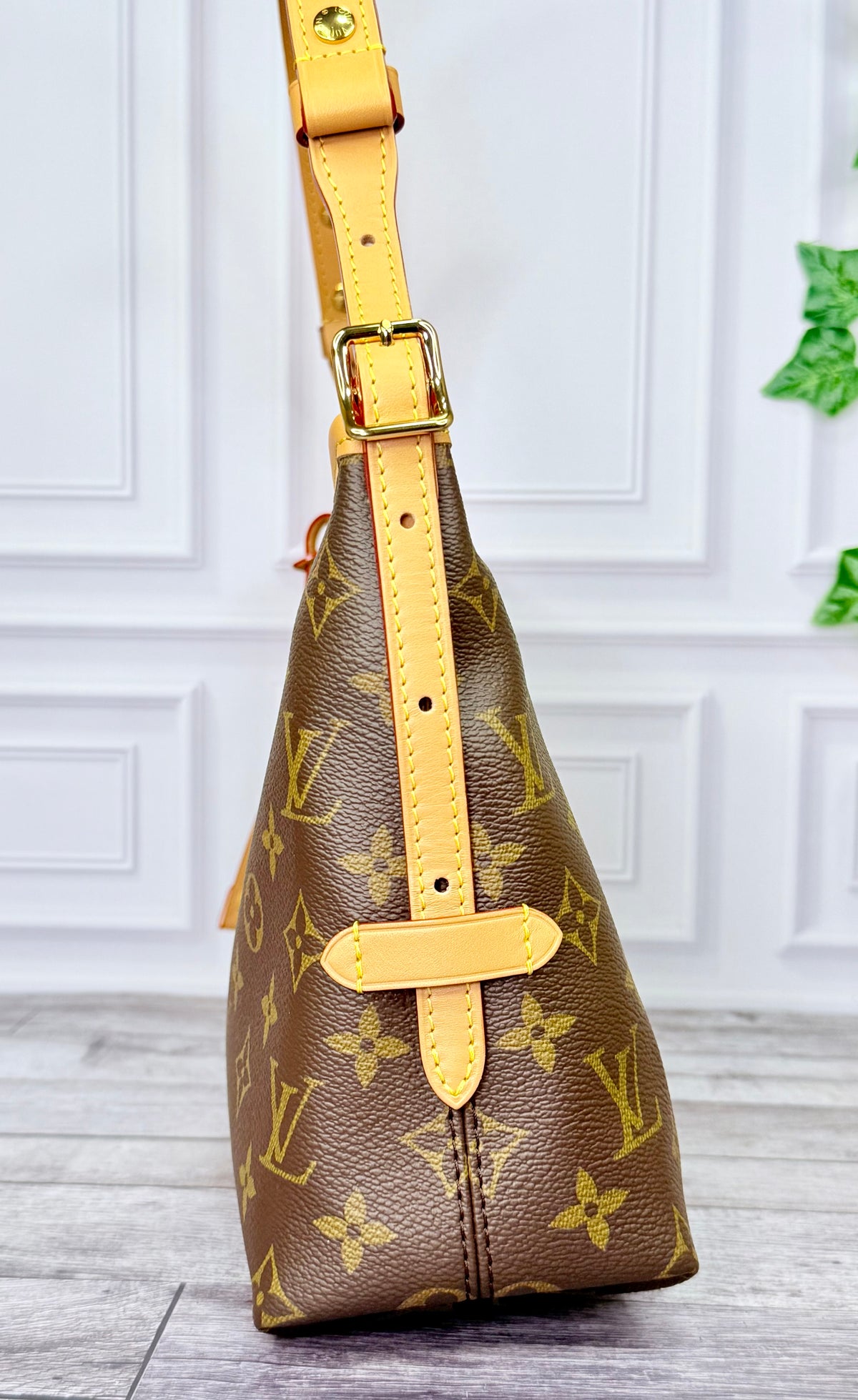 Louis Vuitton Carryall East West (Monogram) - Pristine