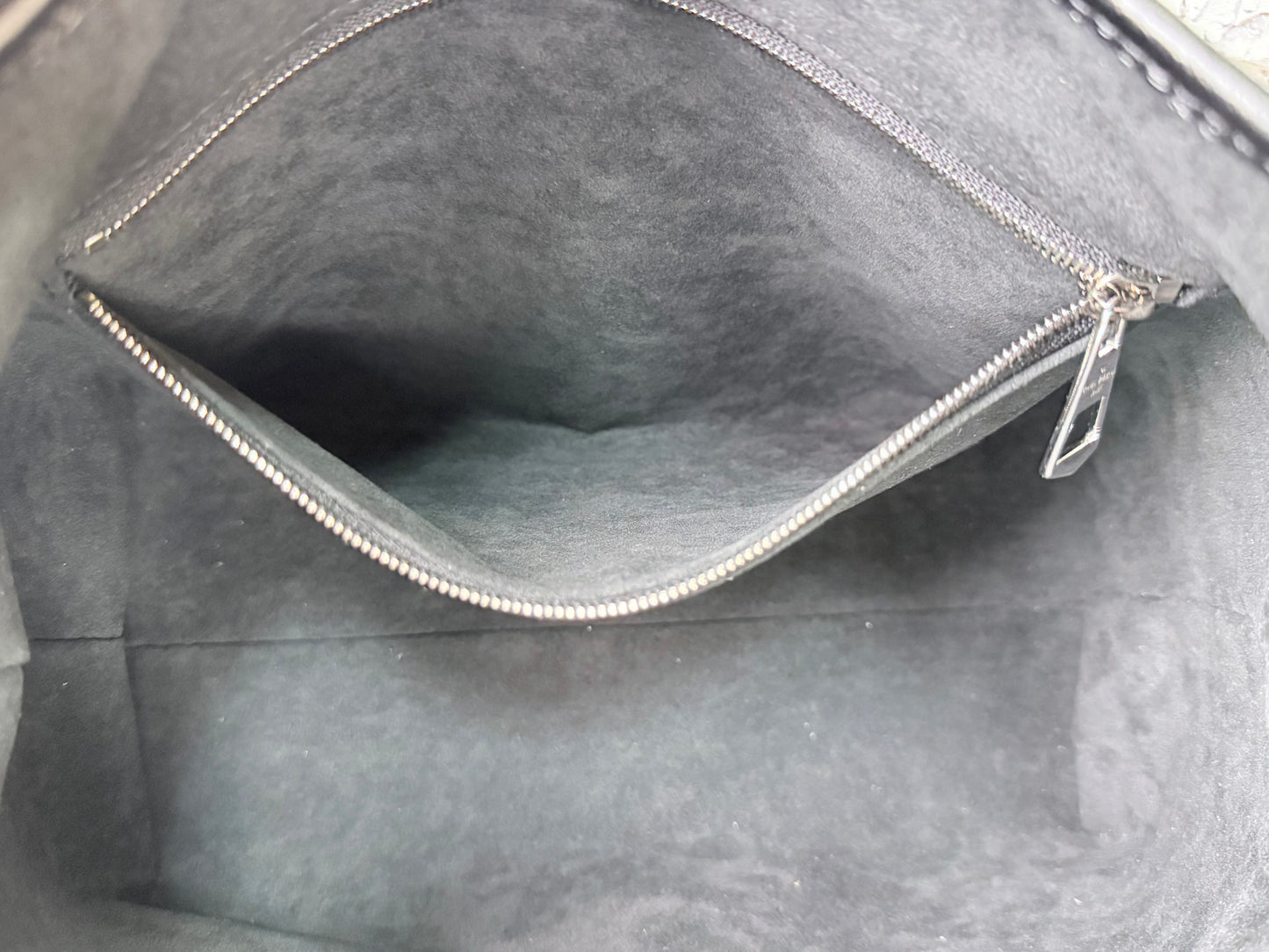 Louis Vuitton Carryall Cargo Vibe PM (Black) - Pristine