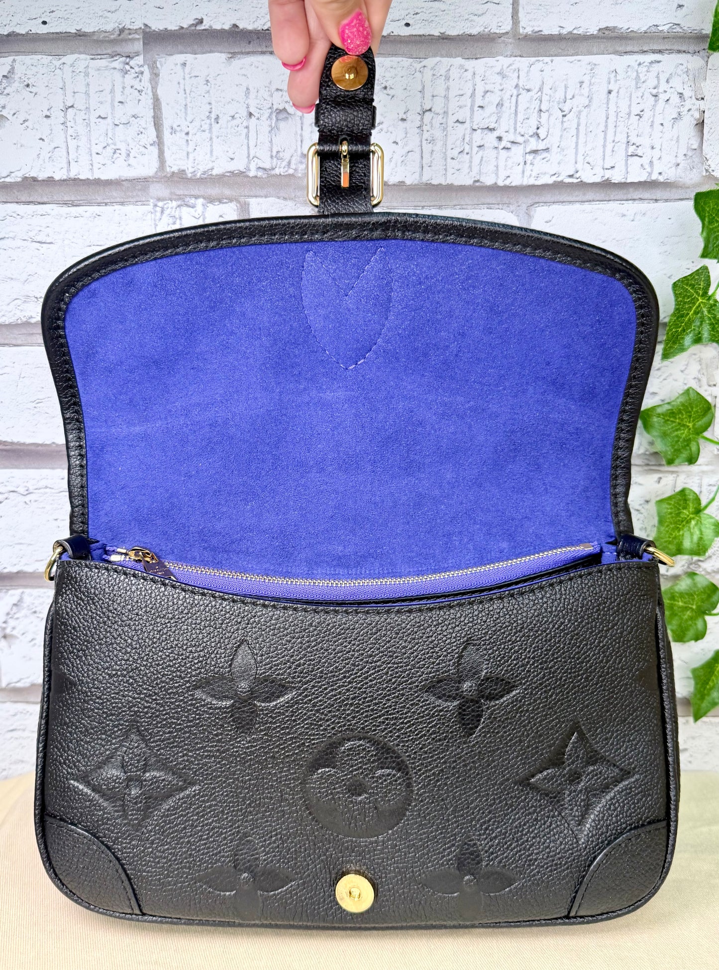 Louis Vuitton Empreinte Leather Diane (Black) - Excellent