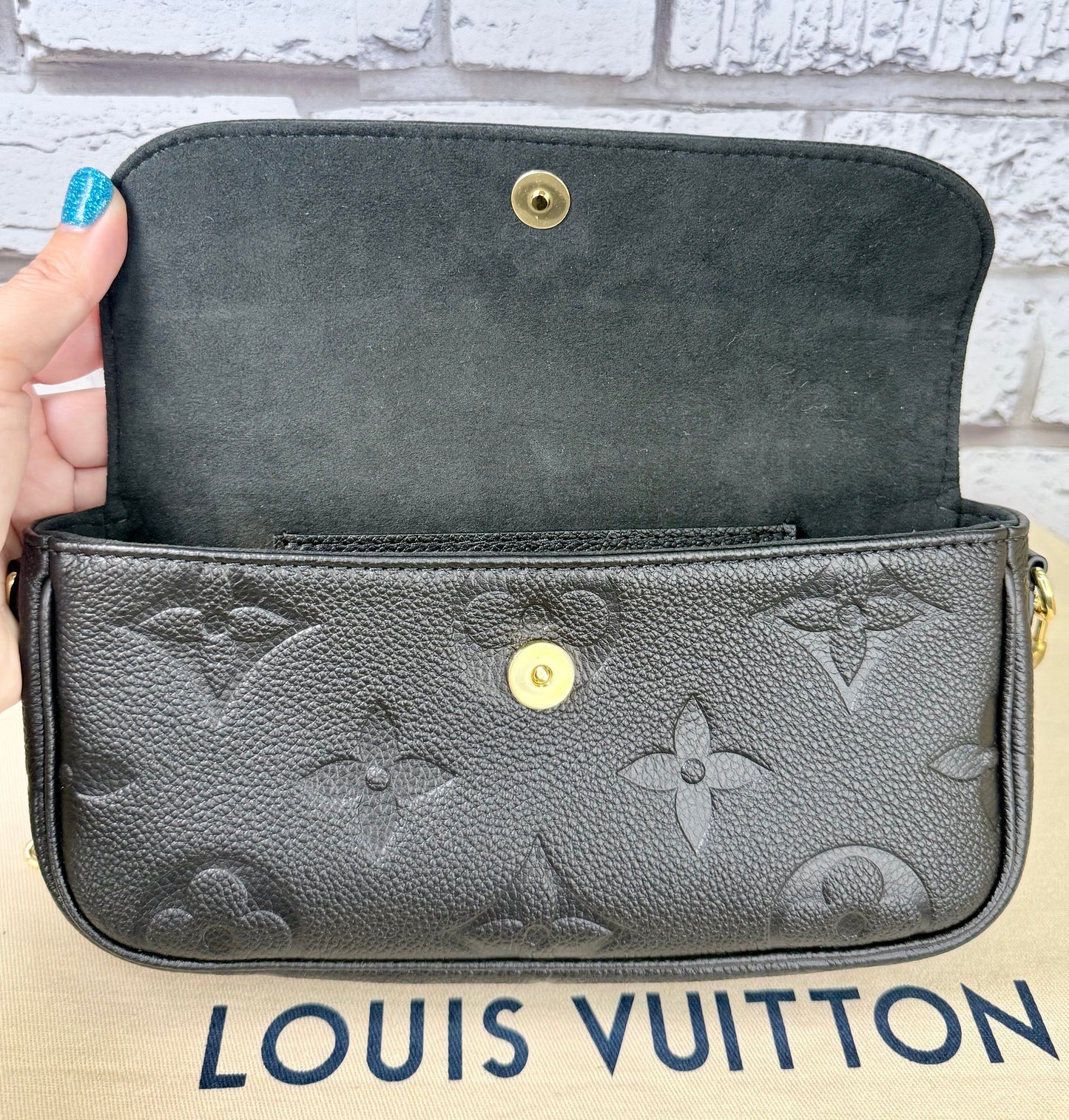 Louis Vuitton Empreinte Leather Chain Ivy (Black) - New