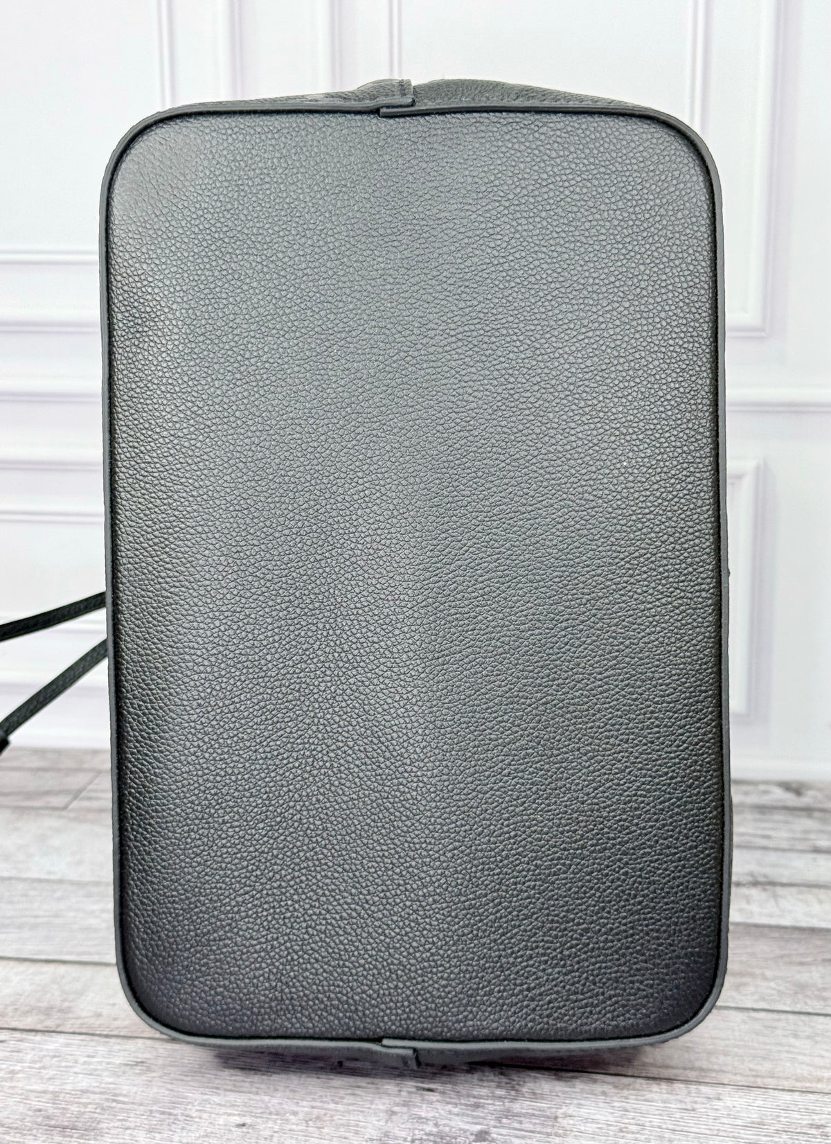 Louis Vuitton Empreinte Leather Neo Noe MM (Black) - Pristine