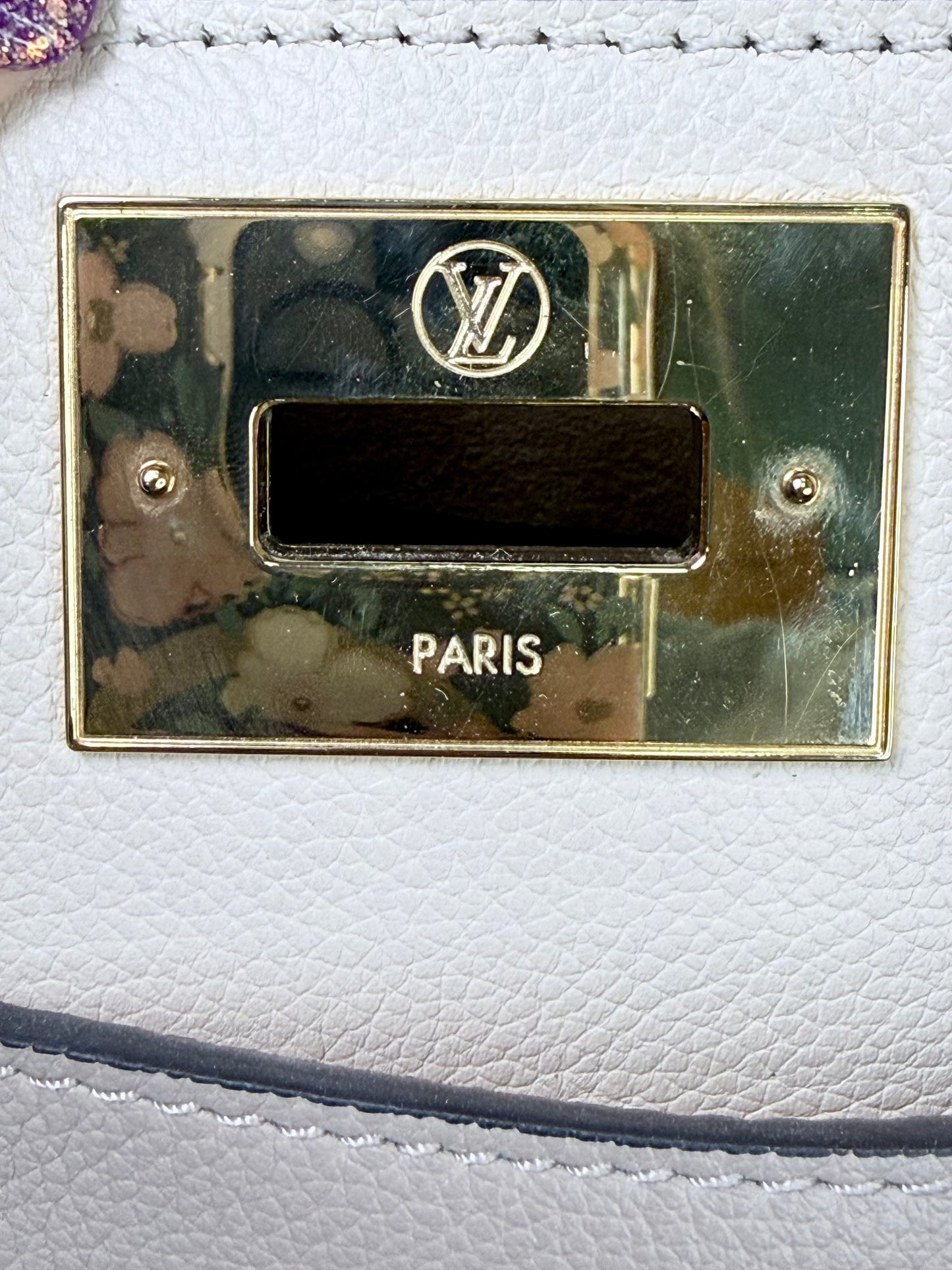 Louis Vuitton On My Side MM (Galet) - Excellent