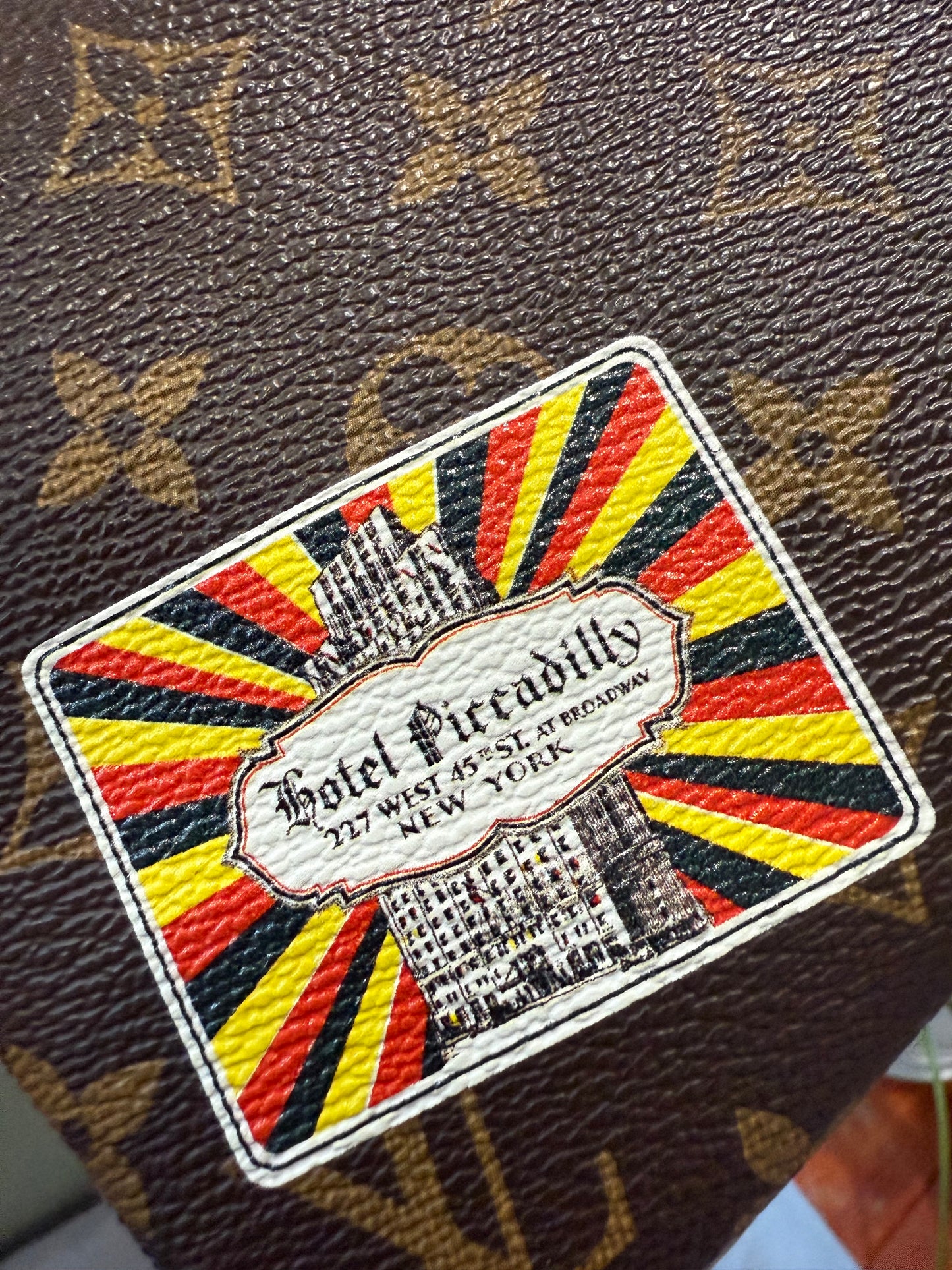 Louis Vuitton LIMITED EDITION World Tour Double Zip Pochette