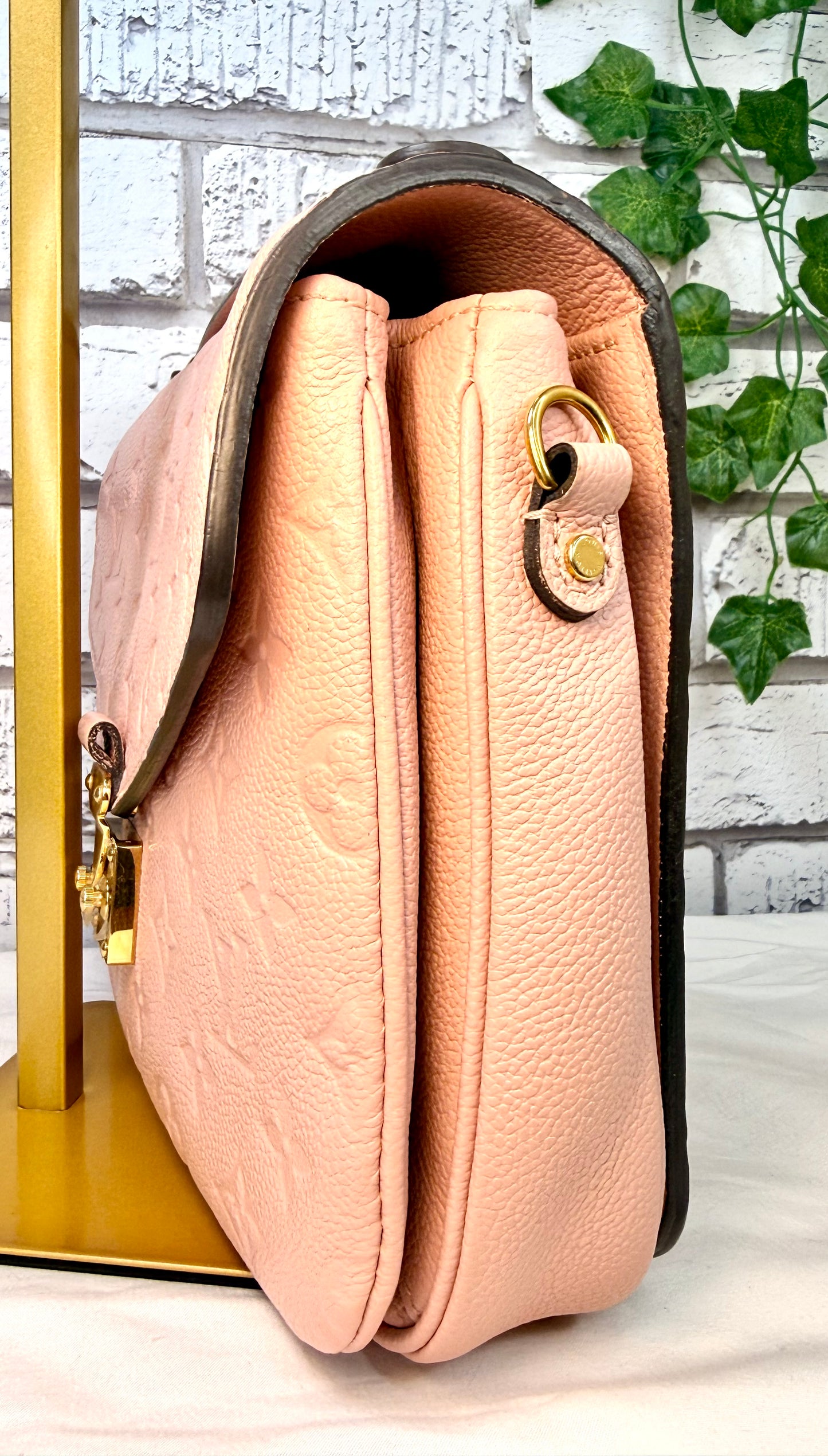 Pre-Owned Louis Vuitton Pochette Métis - Rose Poudre