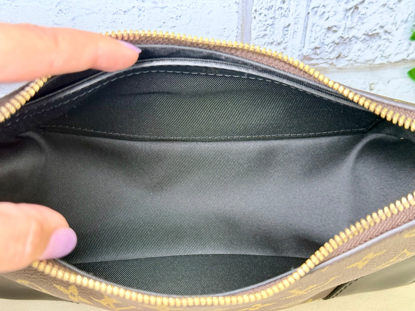 Louis Vuitton Boulogne (Monogram/Black) - Like New