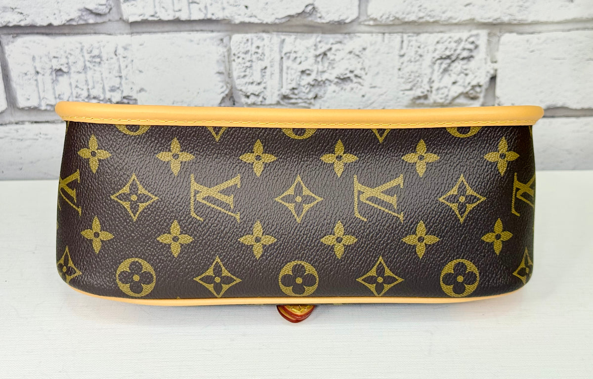 Louis Vuitton Diane (Monogram) - Like New