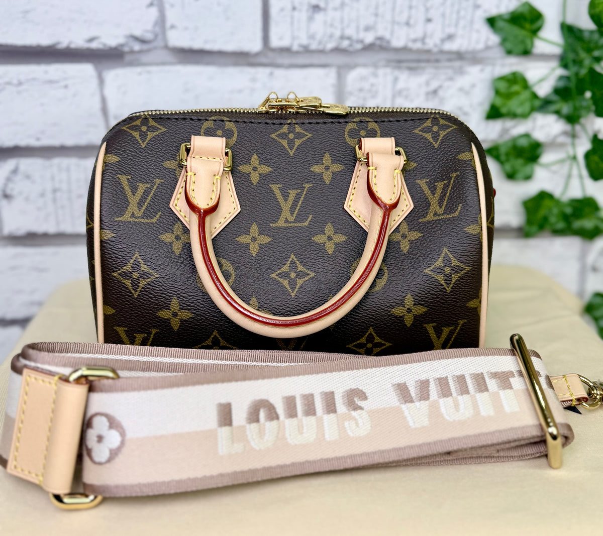 Louis Vuitton Speedy 20 Bandouliere (Monogram) - Like New/Unused