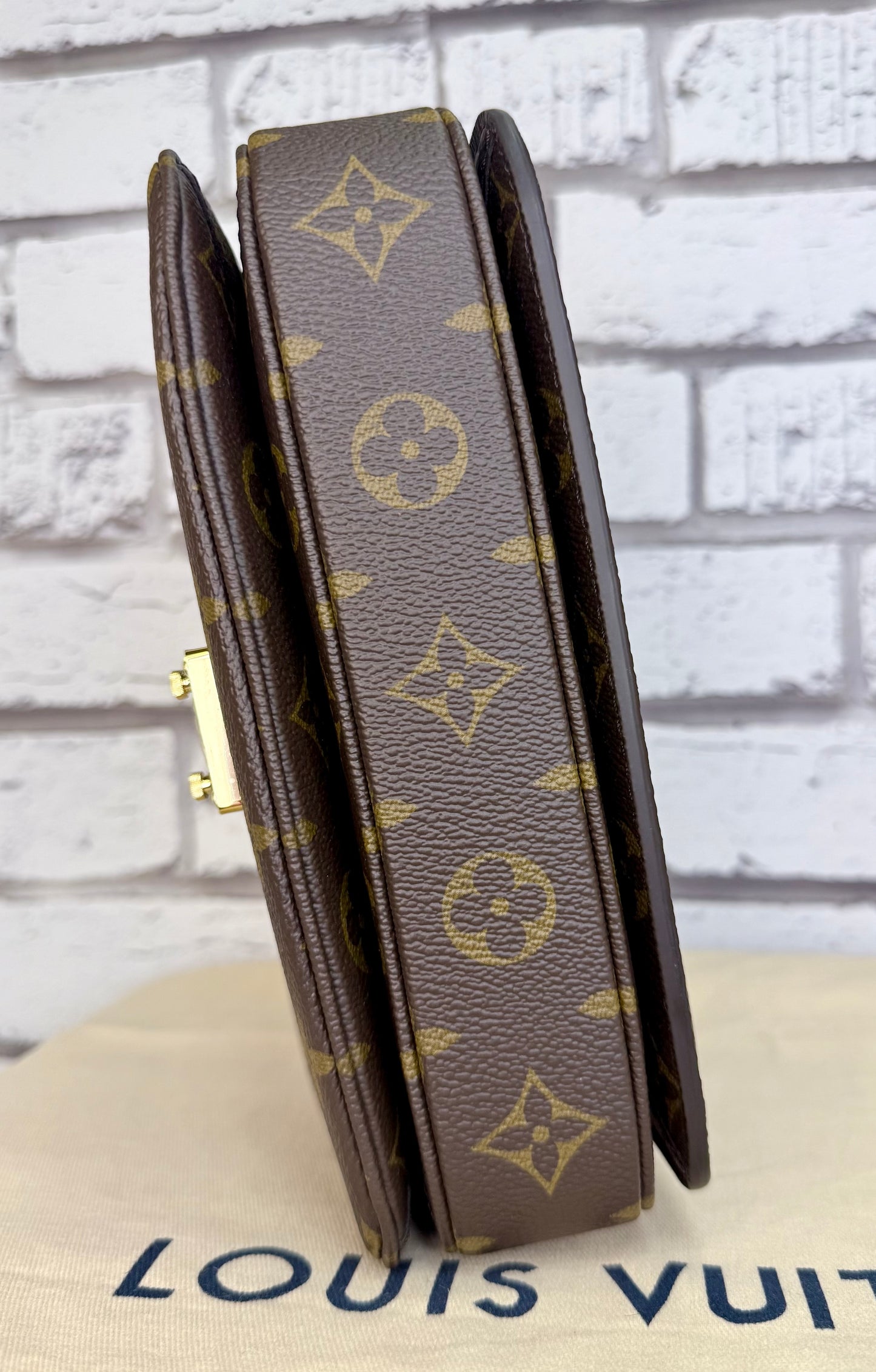 Louis Vuitton Metis East West (Monogram) - New