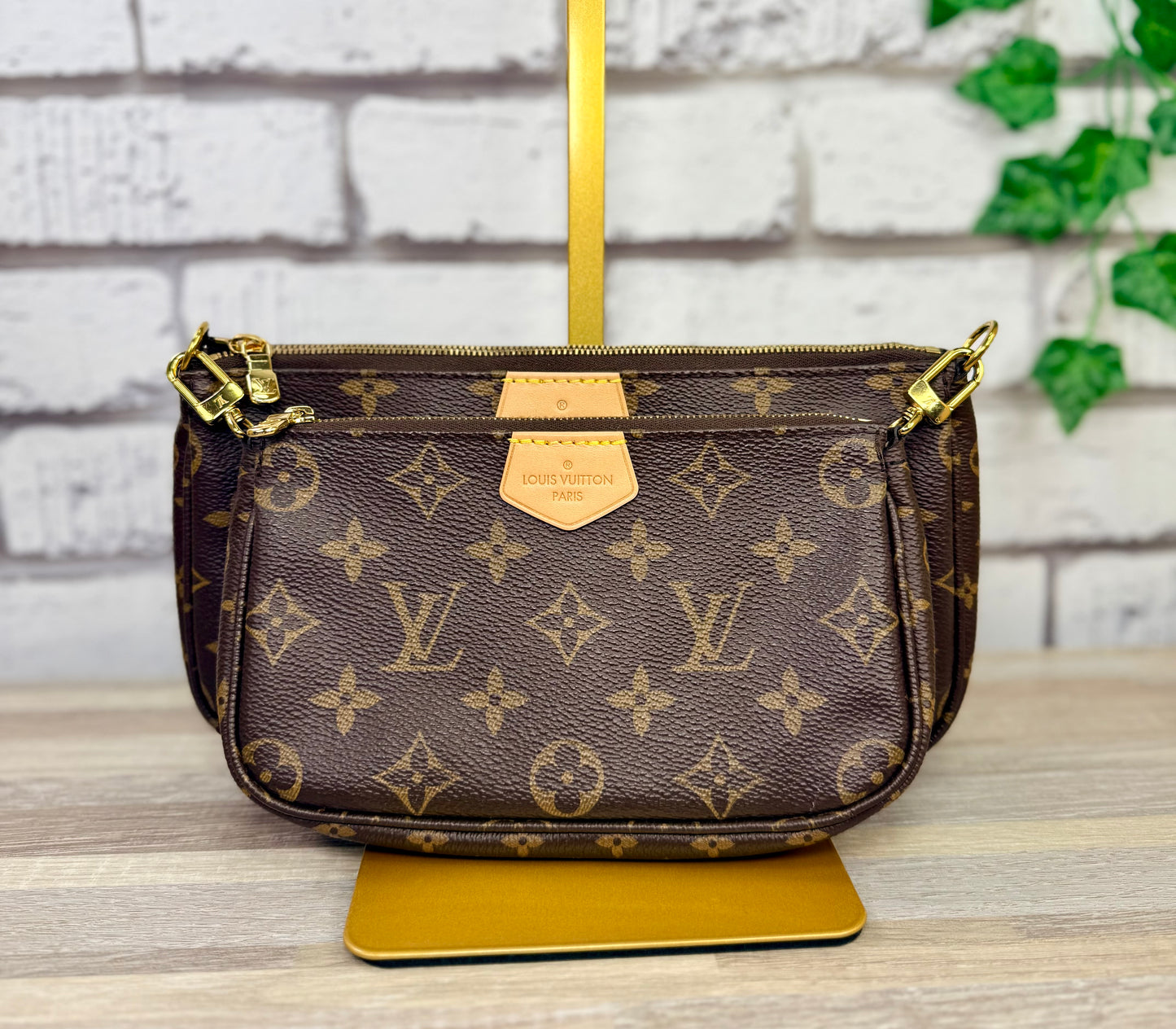 Pre-Owned Louis Vuitton Multi Pochette Accessoires (Pink)