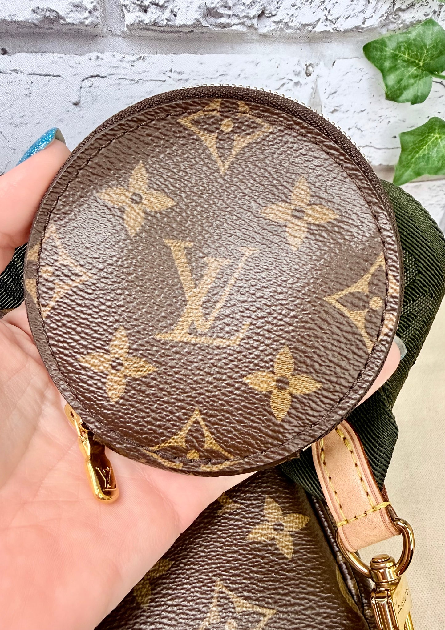 Louis Vuitton Multi Pochette Accessoires (Khaki) - Great/Excellent